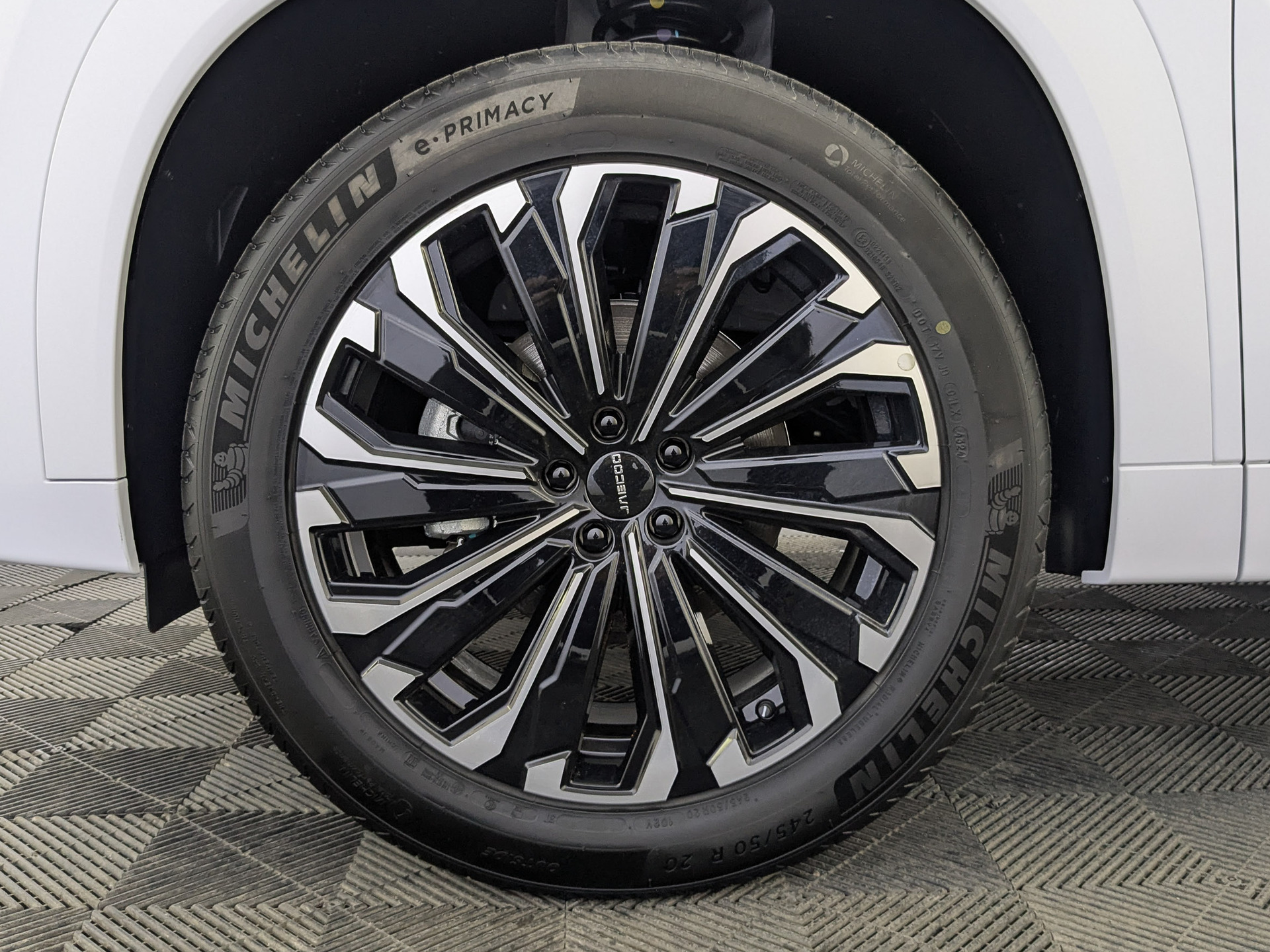 Фото JAECOO J8 Престиж 2.0T/249 7RT 4WD
