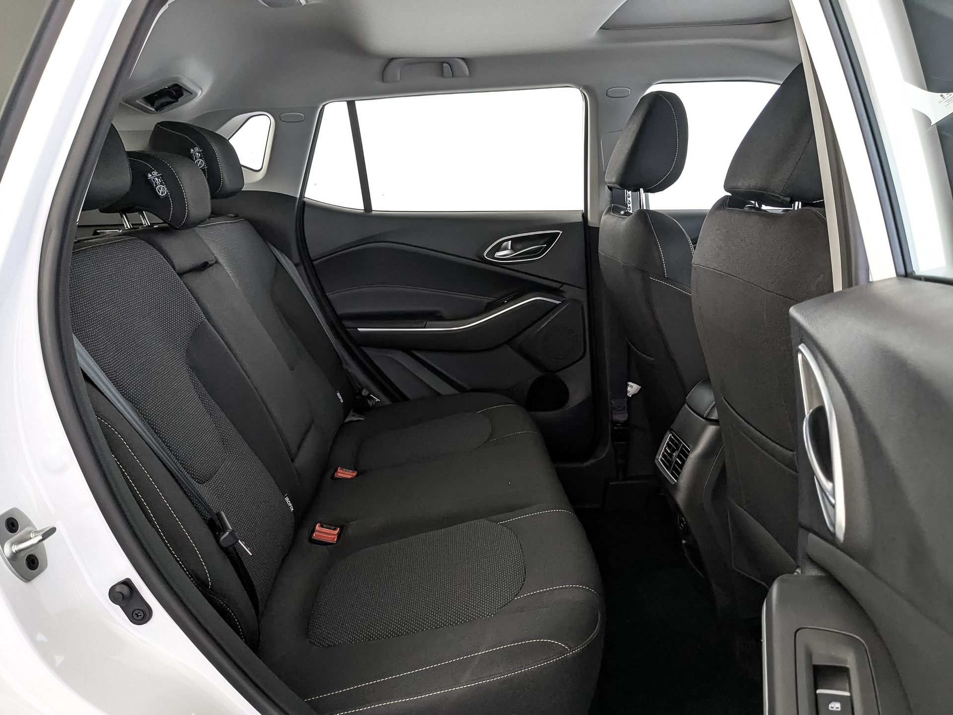Фото Москвич 3 Комфорт с телематикой 1.5T/136 CVT 5D