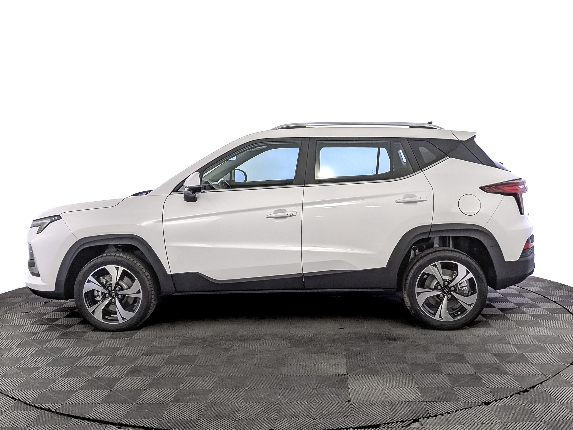 Фото Москвич 3 Комфорт с телематикой 1.5T/136 CVT 5D
