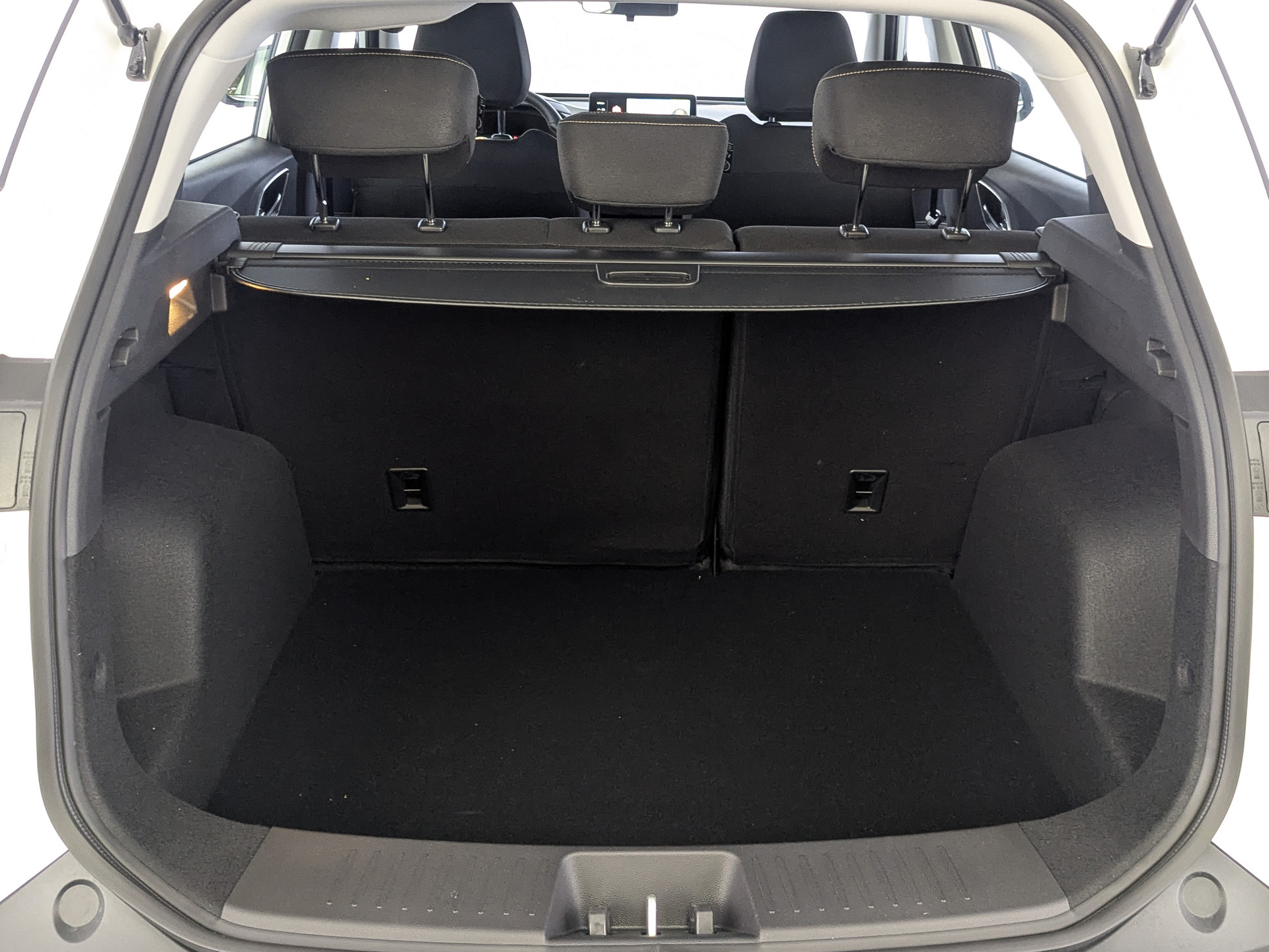 Фото Москвич 3 Комфорт с телематикой 1.5T/136 CVT 5D
