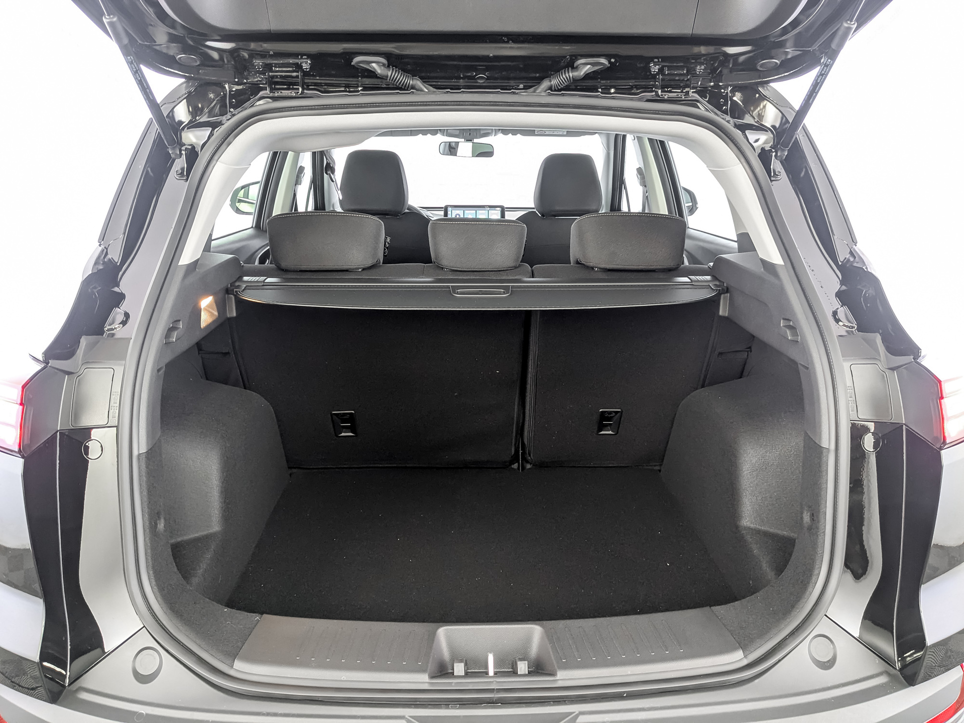 Фото Москвич 3 Стандарт 2026 с телематикой 1.5T/136 CVT 5D
