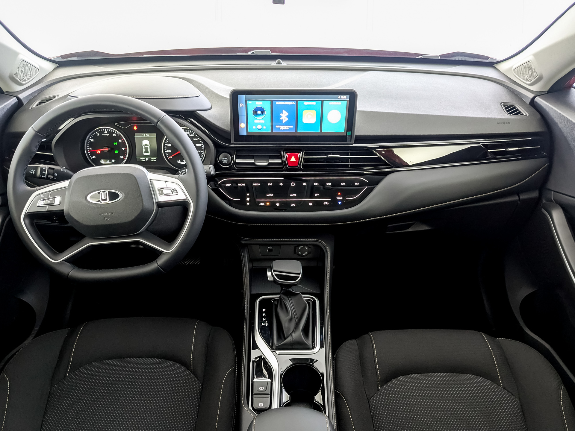 Фото Москвич 3 Стандарт 2026 с телематикой 1.5T/136 CVT 5D
