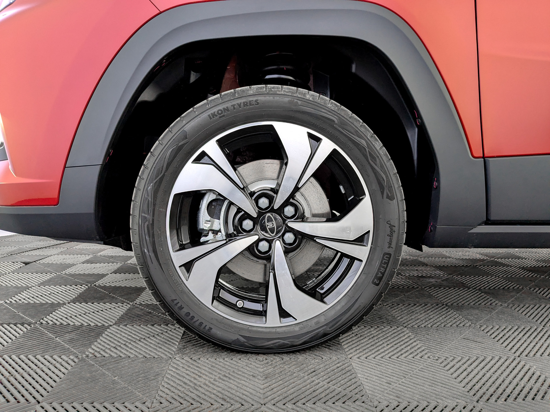 Фото Москвич 3 Стандарт 2026 с телематикой 1.5T/136 CVT 5D