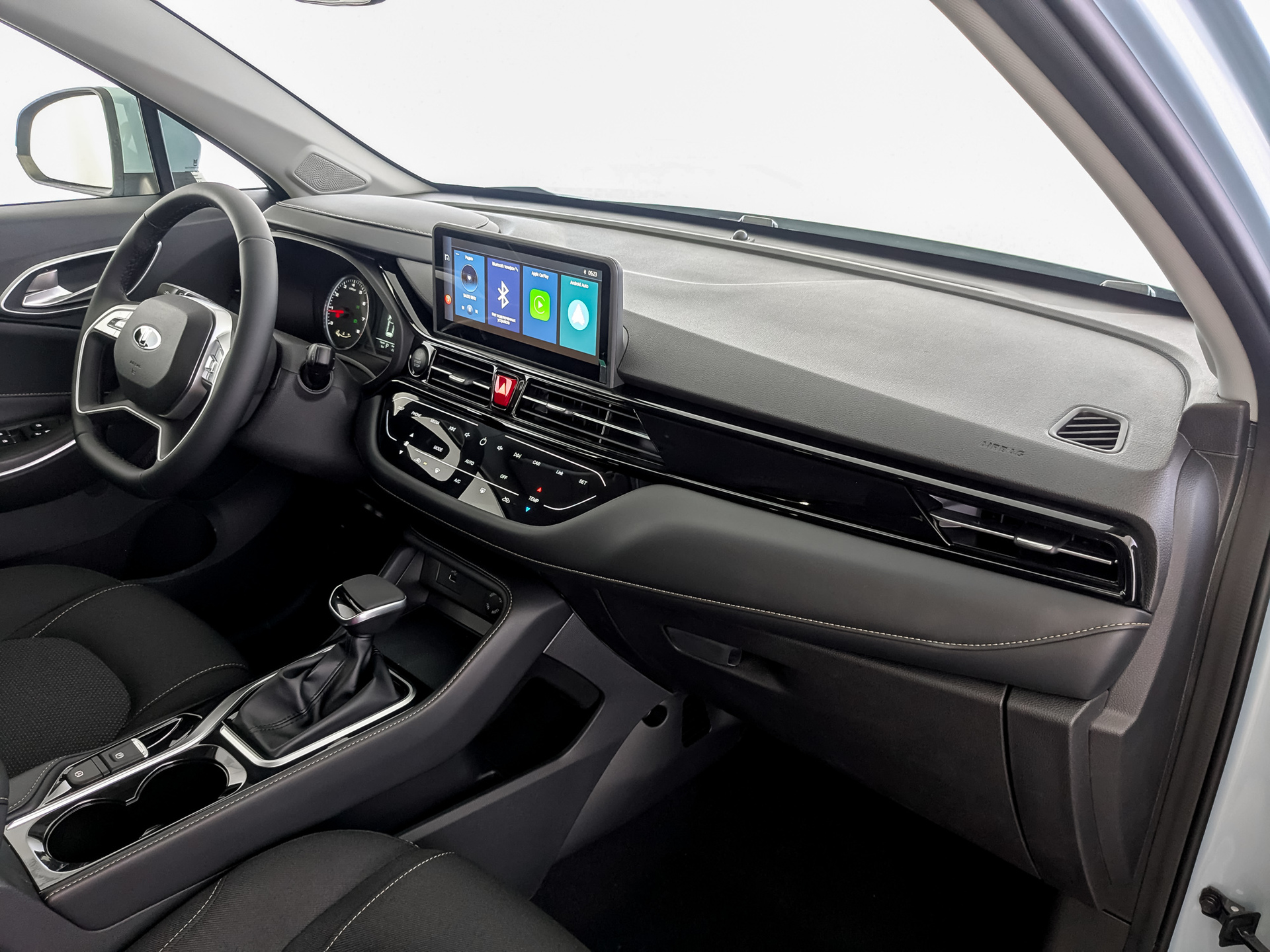 Фото Москвич 3 Стандарт 2026 с телематикой 1.5T/136 CVT 5D