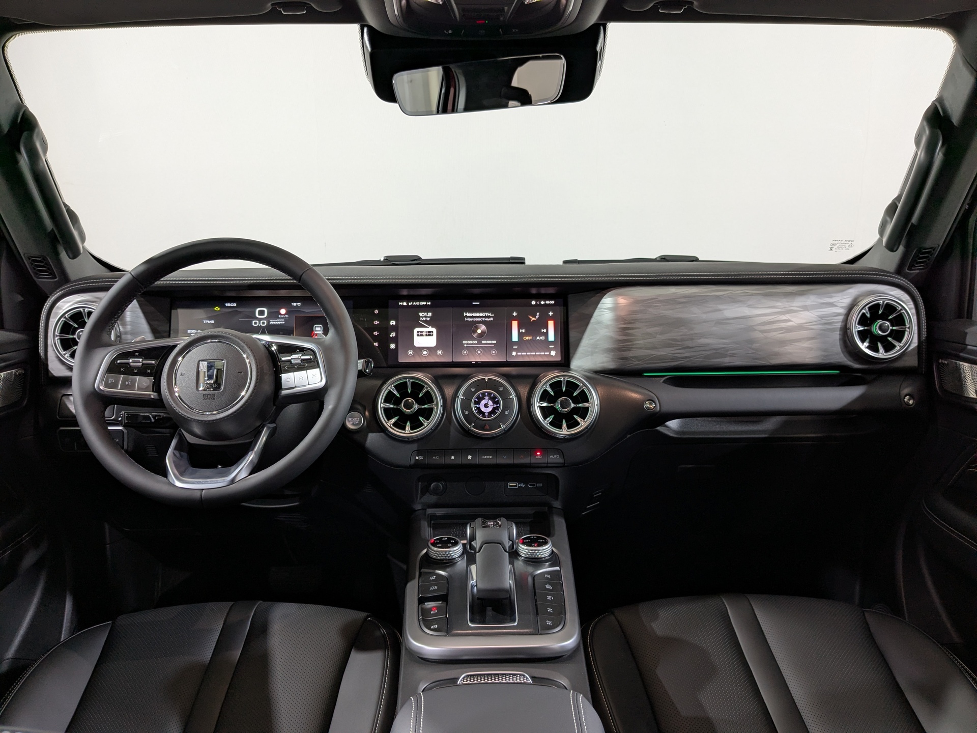 Фото Tank 300 Сити Премиум (City Premium) 2.0T/218 8AT 4WD