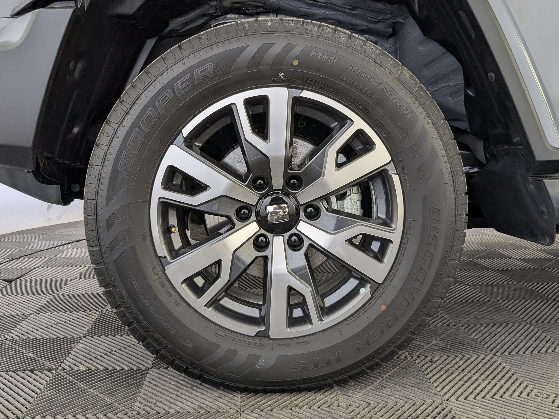 Фото Tank 300 Сити Премиум (City Premium) 2.0T/218 8AT 4WD