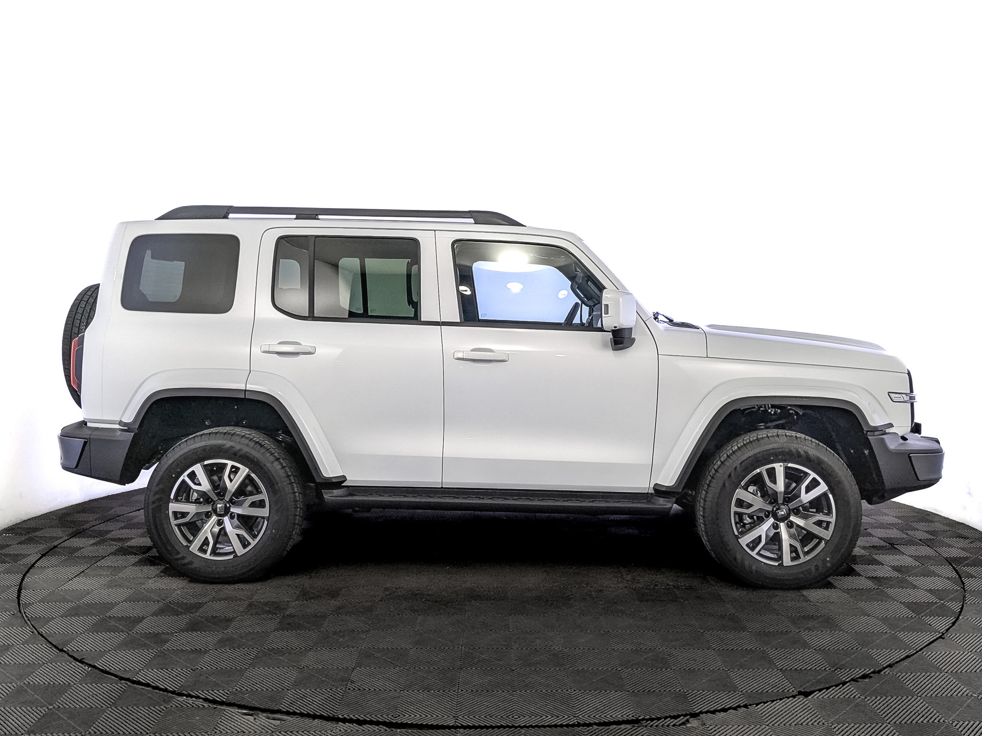 Фото Tank 300 Сити Премиум (City Premium) 2.0T/218 8AT 4WD