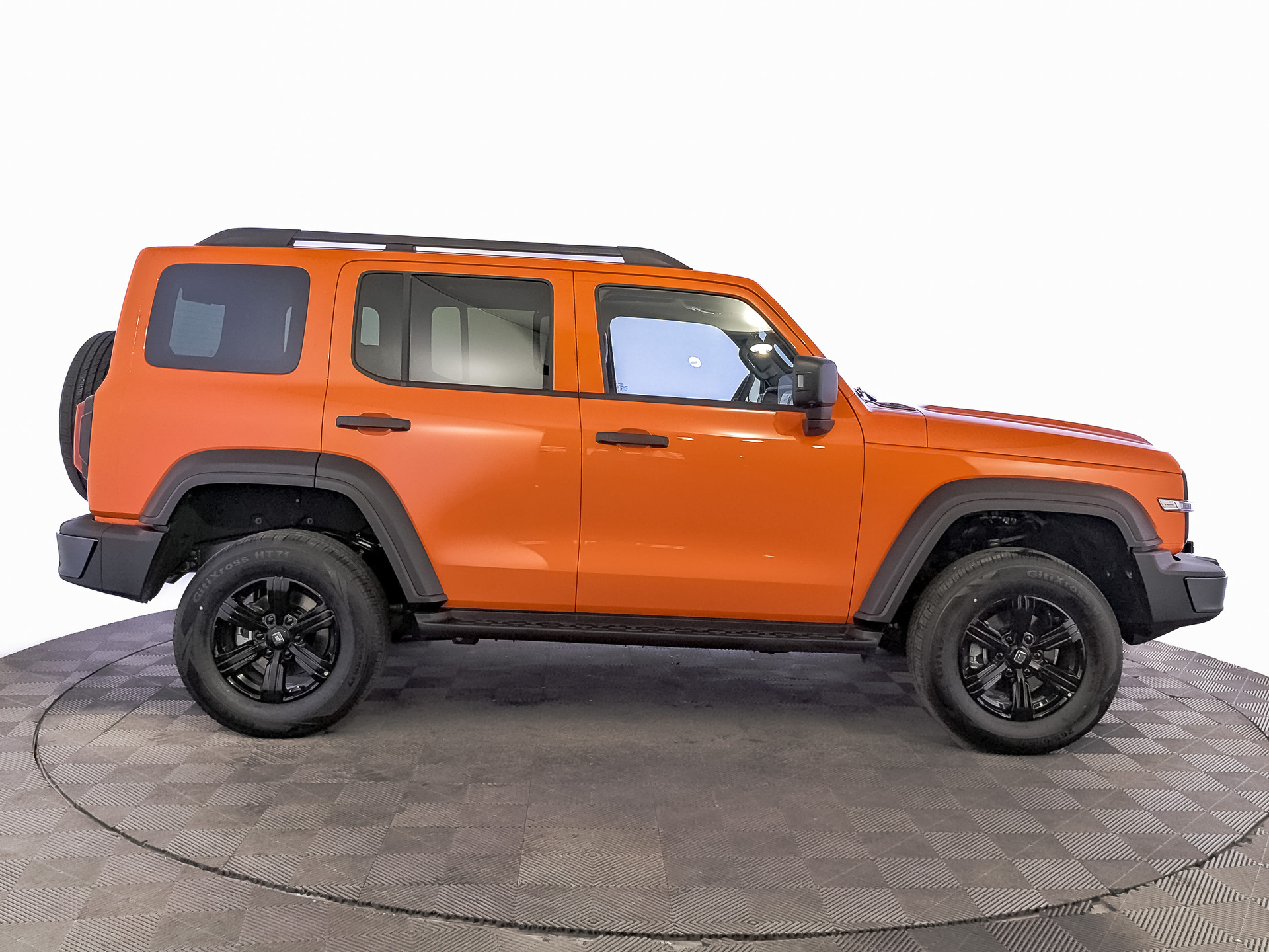 Фото Tank 300 Премиум (Premium) 2.0T/218 8AT 4WD