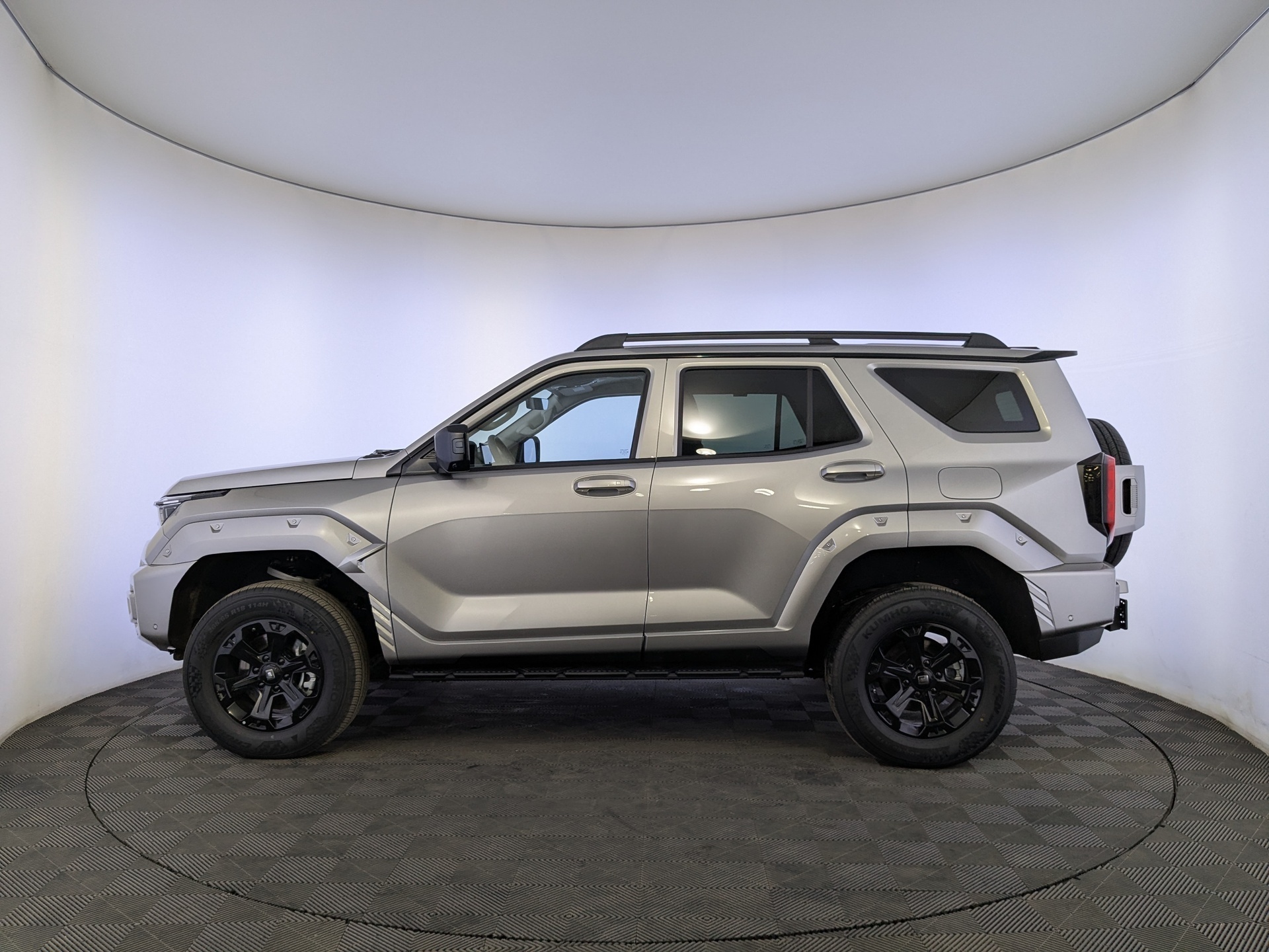 Фото Tank 400 Премиум (Premium) 2.0T/245 9AT 4WD