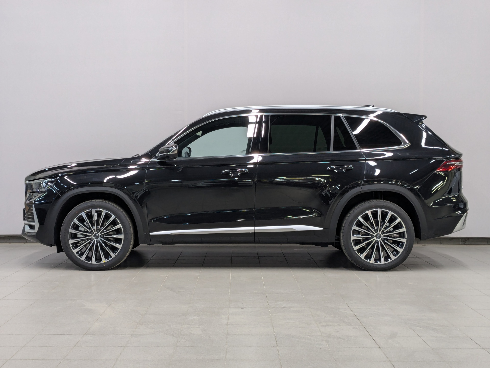 Фото Monjaro Flagship SE 2.0T/238 8AT 4WD