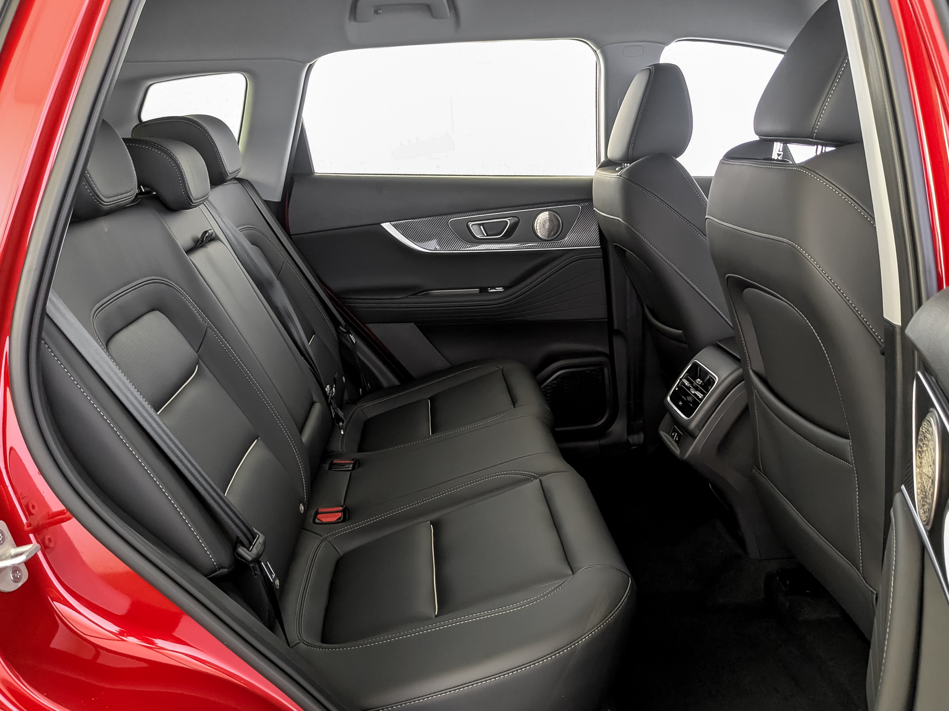 Фото Tenet T7 Active 1.6T/150 7RT 2WD