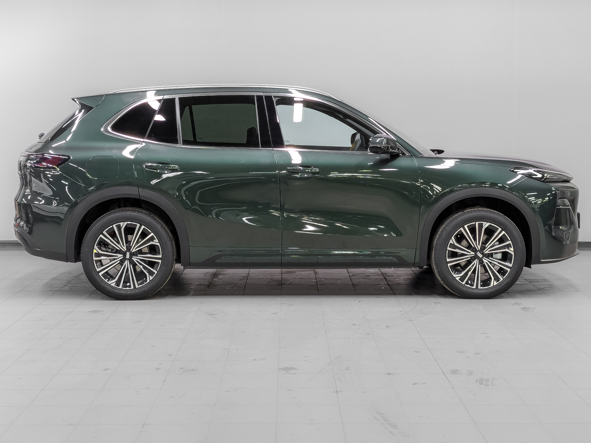 Фото Geely EX5 EM-i PHEV Max 1.5H/167 DHT 18.4кВт 2WD