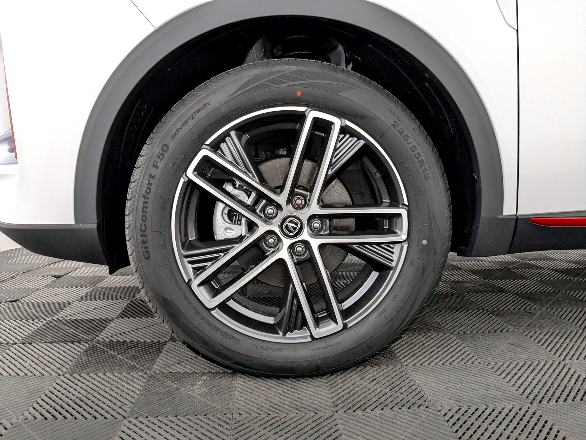 Фото Changan UNI-S Техно 1.5T/181 7RT Передний привод