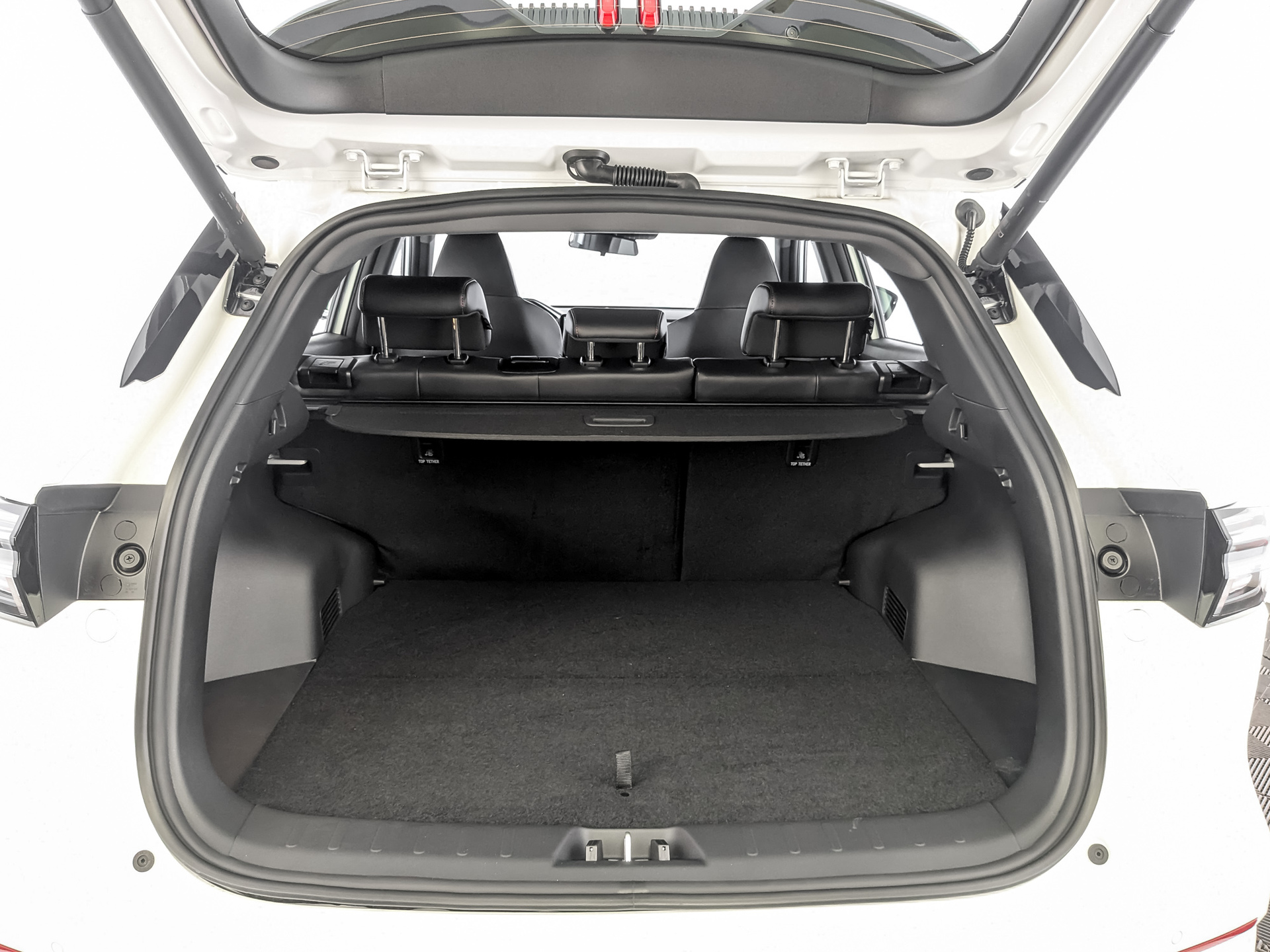 Фото Changan UNI-S Техно 1.5T/181 7RT Передний привод