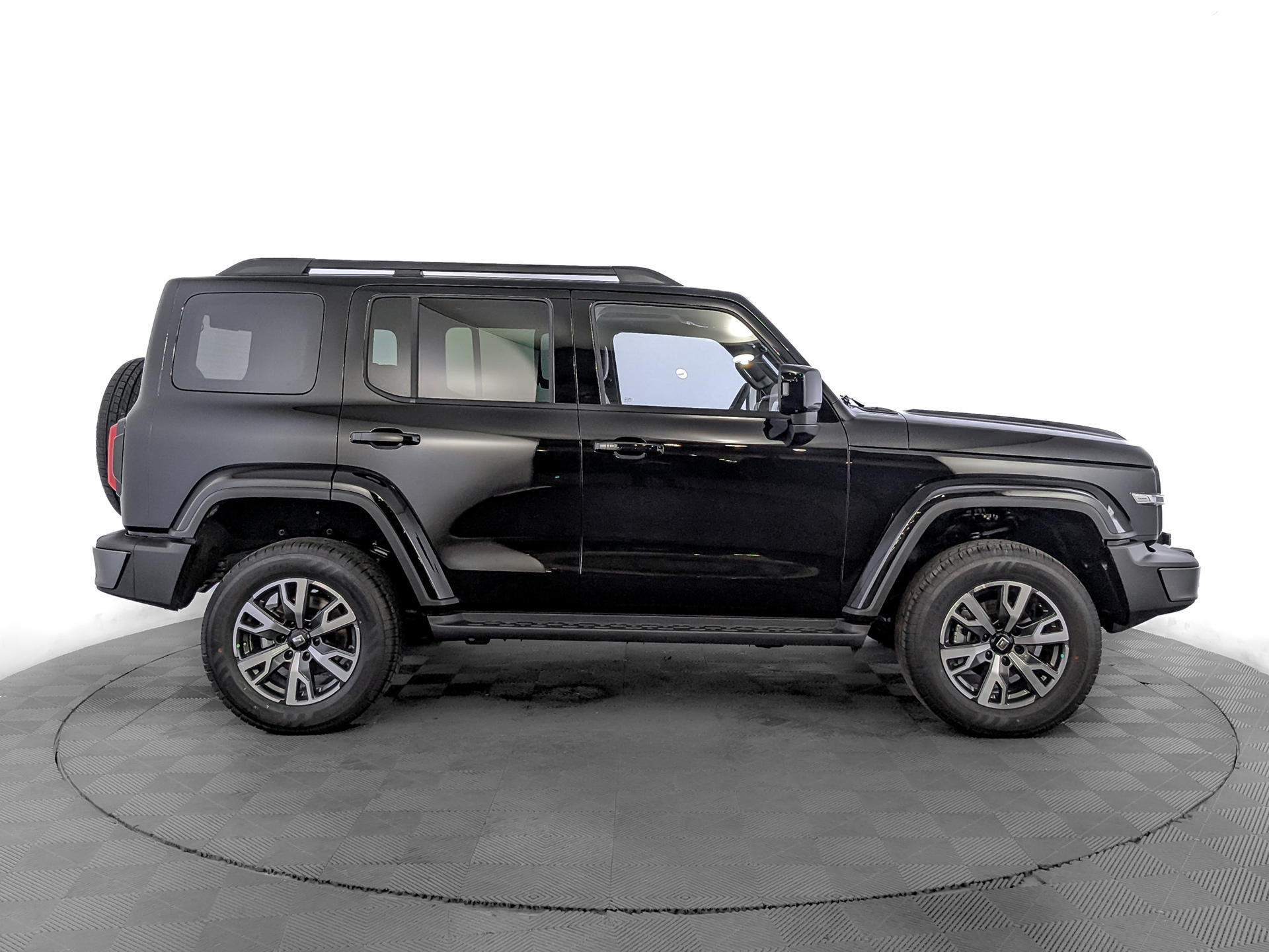 Фото Tank 300 Сити Премиум (City Premium) 2.0T/218 8AT 4WD