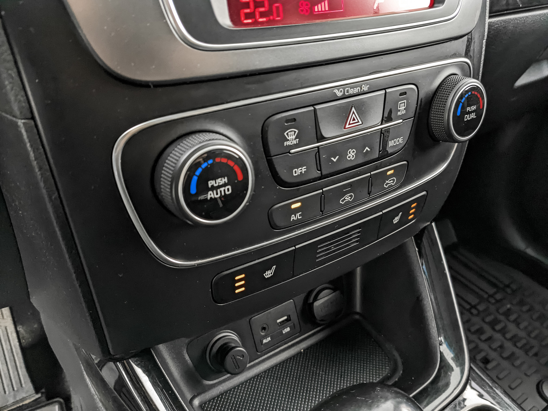 KIA Sorento 2.40 (175 л.с), автомат, 2018, пробег 100 825 км