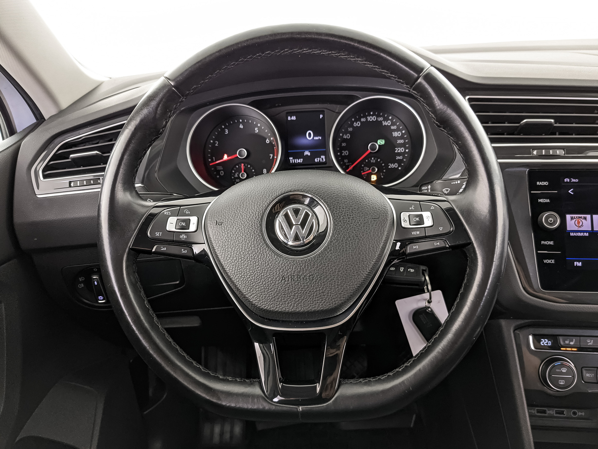 VOLKSWAGEN Tiguan 1.40 (150 л.с), автомат, 2020, пробег 111 039 км