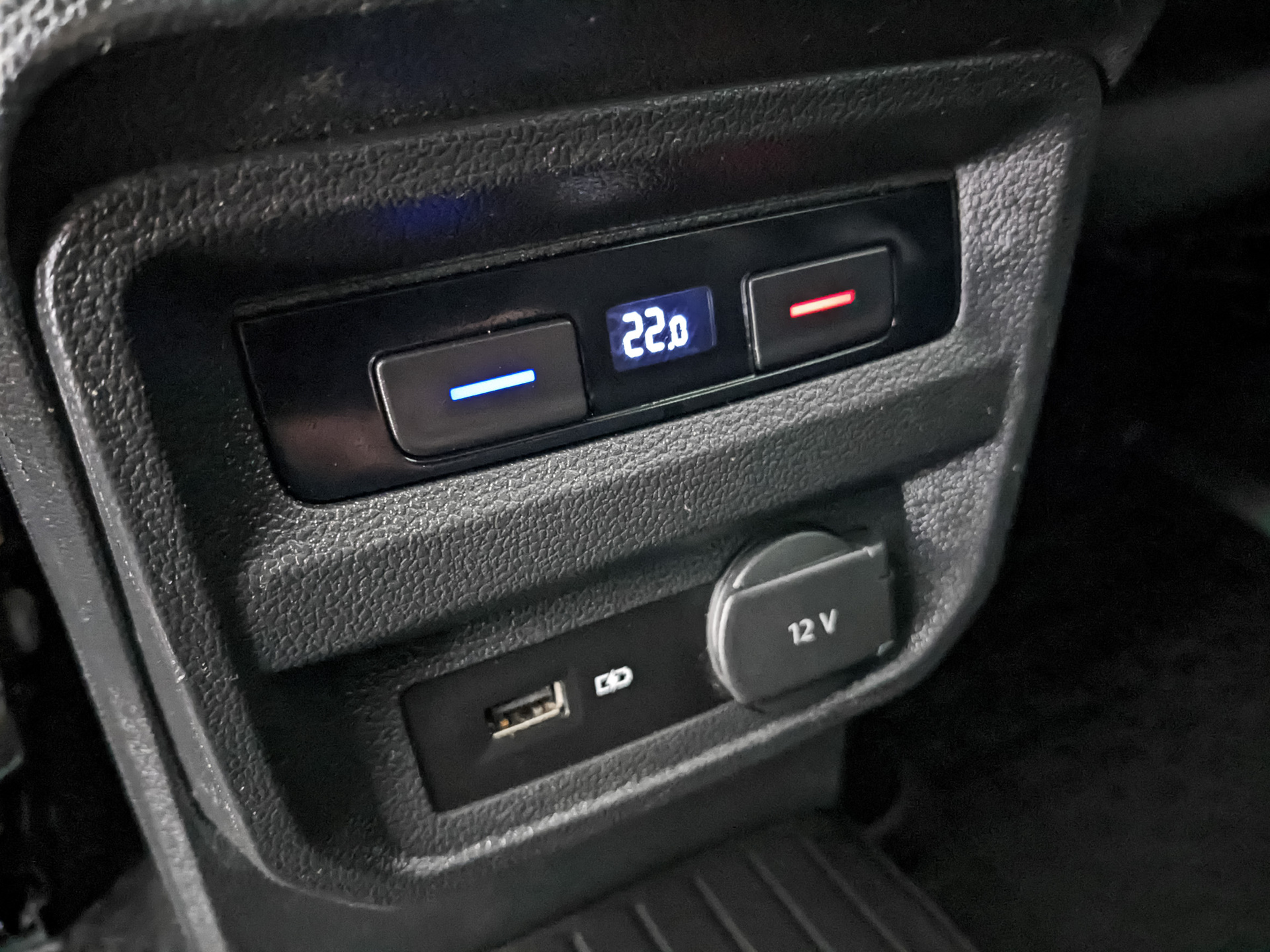 VOLKSWAGEN Tiguan 1.40 (150 л.с), автомат, 2020, пробег 111 039 км