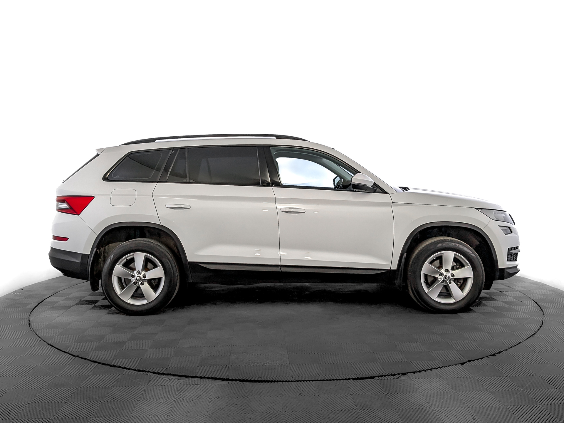 SKODA Kodiaq 1.40 (150 л.с), автомат, 2019, пробег 143 729 км