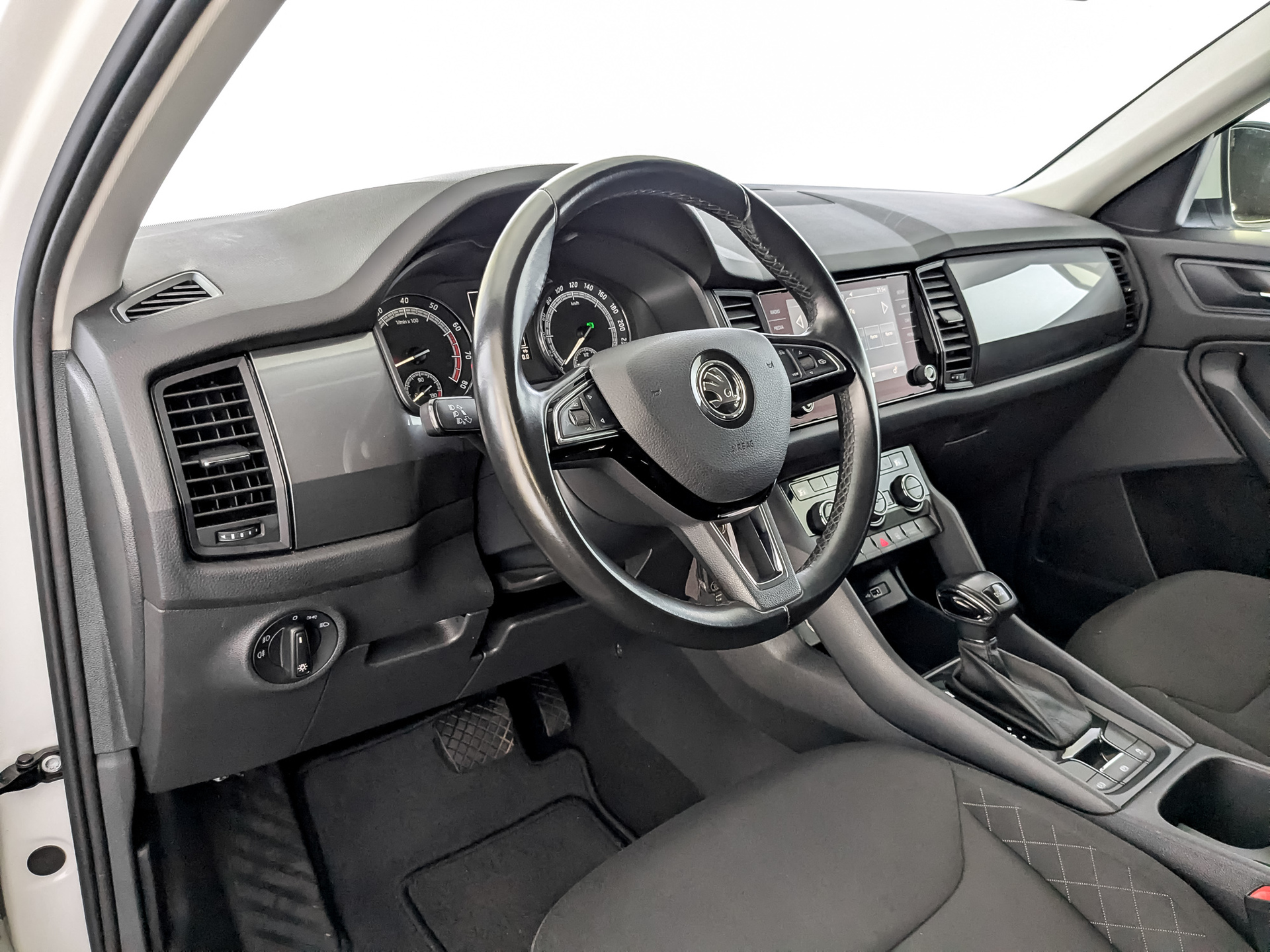 SKODA Kodiaq 1.40 (150 л.с), автомат, 2019, пробег 143 729 км