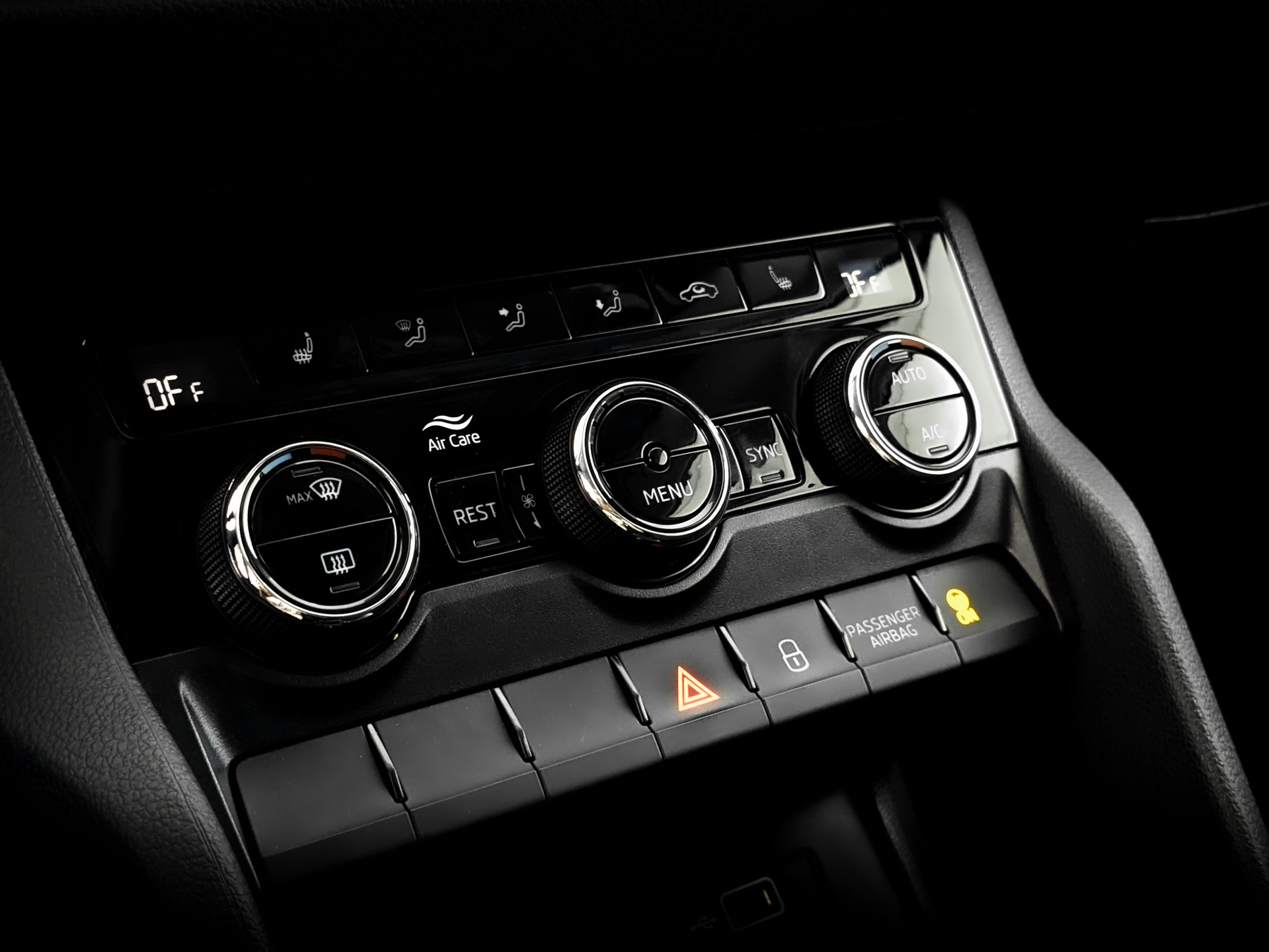 SKODA Kodiaq 1.40 (150 л.с), автомат, 2019, пробег 143 729 км