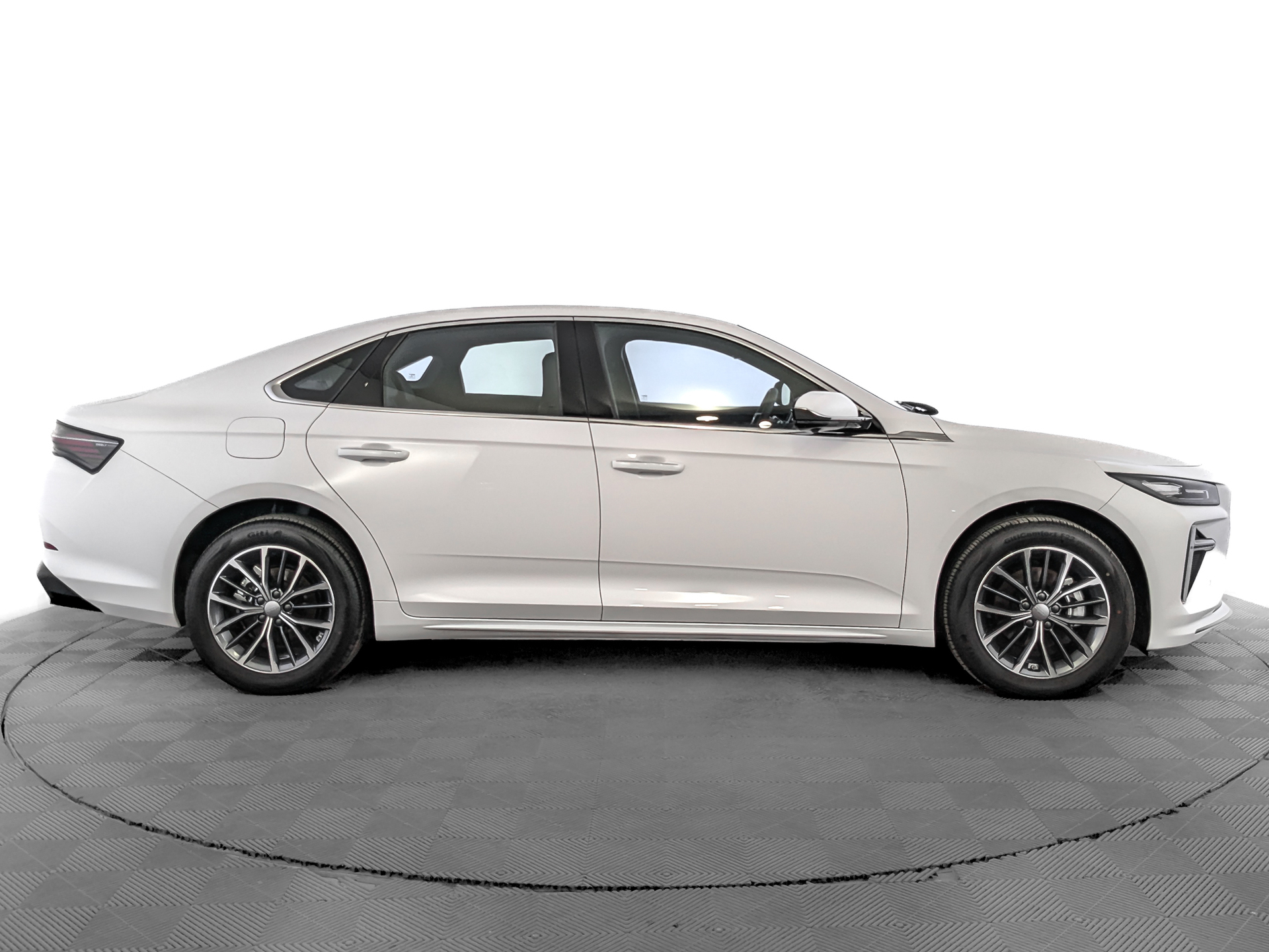 Фото Geely Preface Luxury LP 2.0T/150 7RT 4D