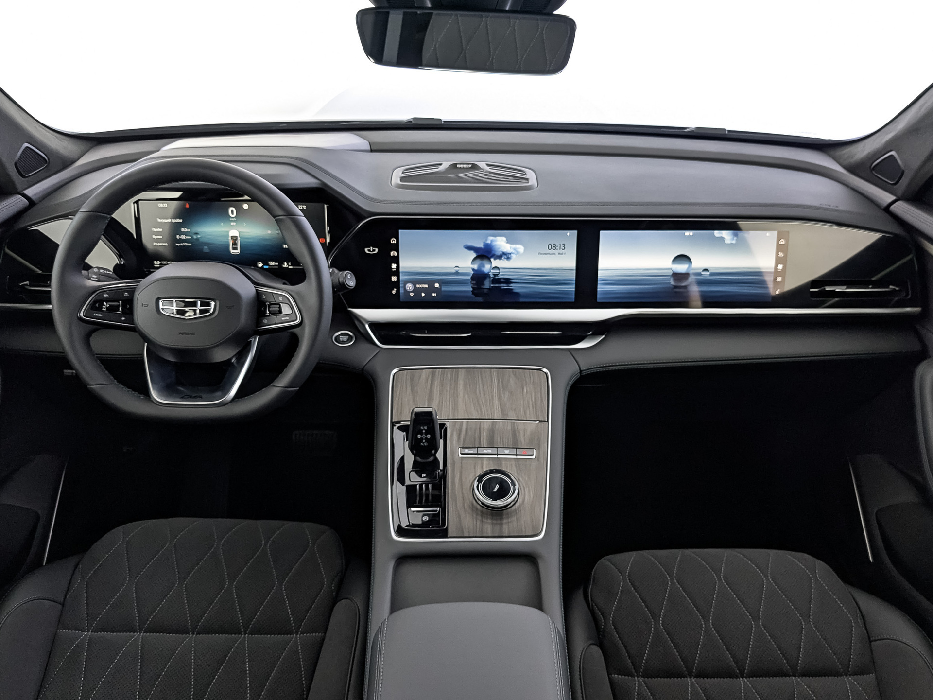 Фото Geely Monjaro Luxury SE 2.0T/238 8AT 4WD