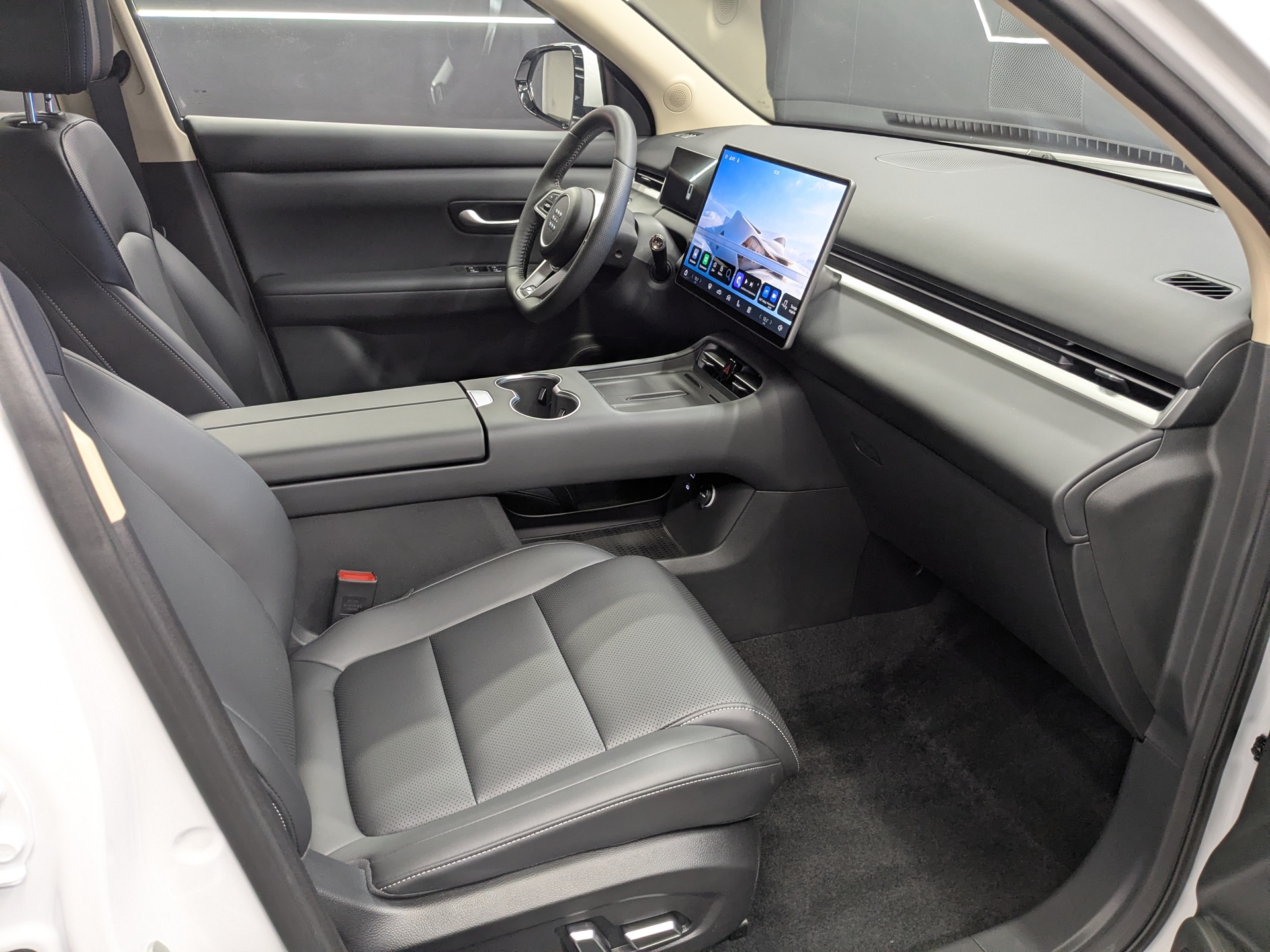 Фото Evolute i-SPACE 5 мест 1.5ELH/159 25кВт 4WD