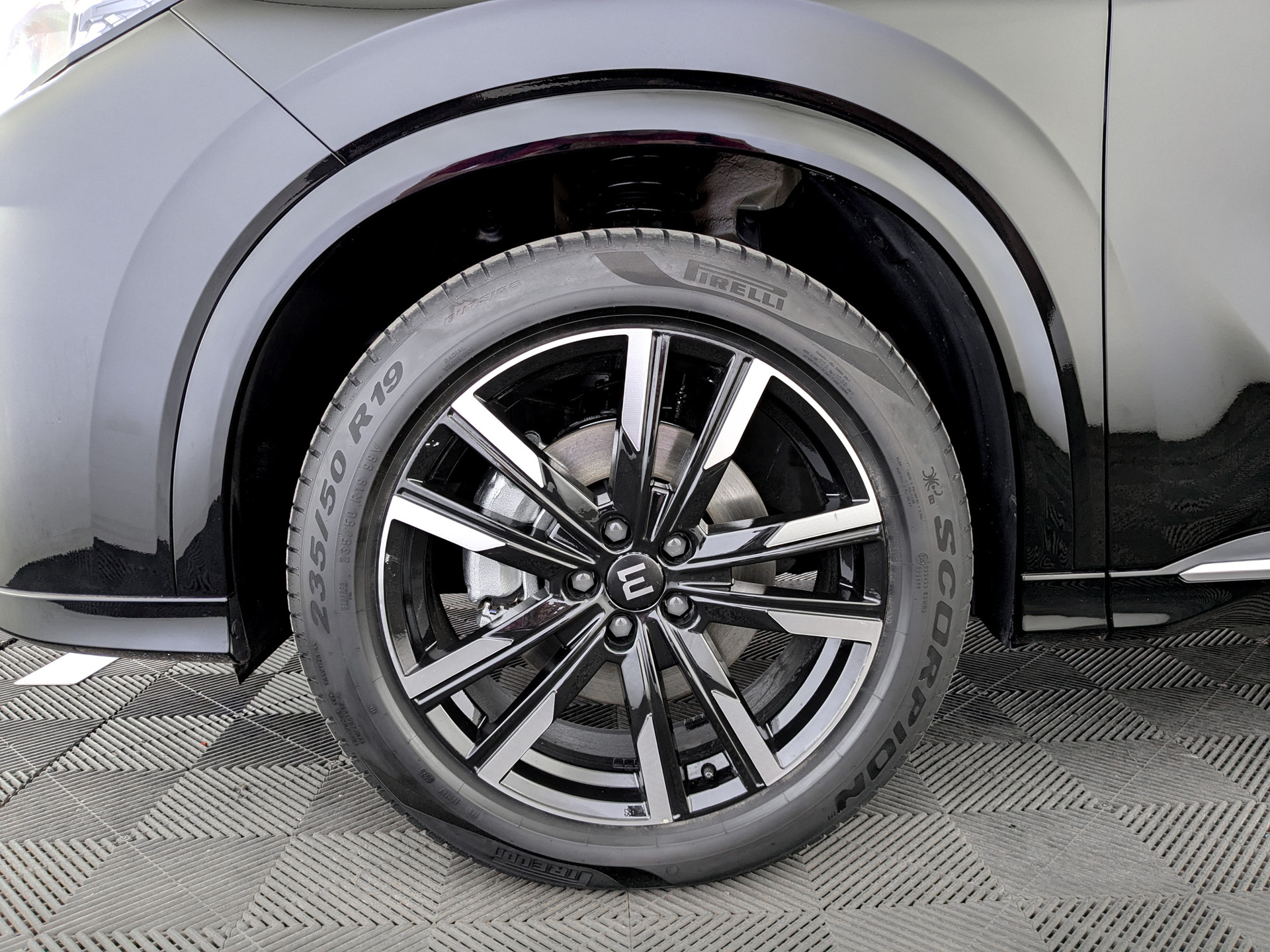 Фото Evolute i-SPACE 5 мест 1.5ELH/159 25кВт 4WD