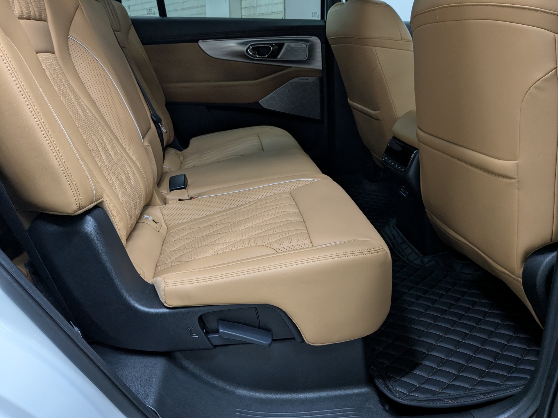 Фото GAC GS8 FL GT 2.0T/231 8AT 4WD 7S