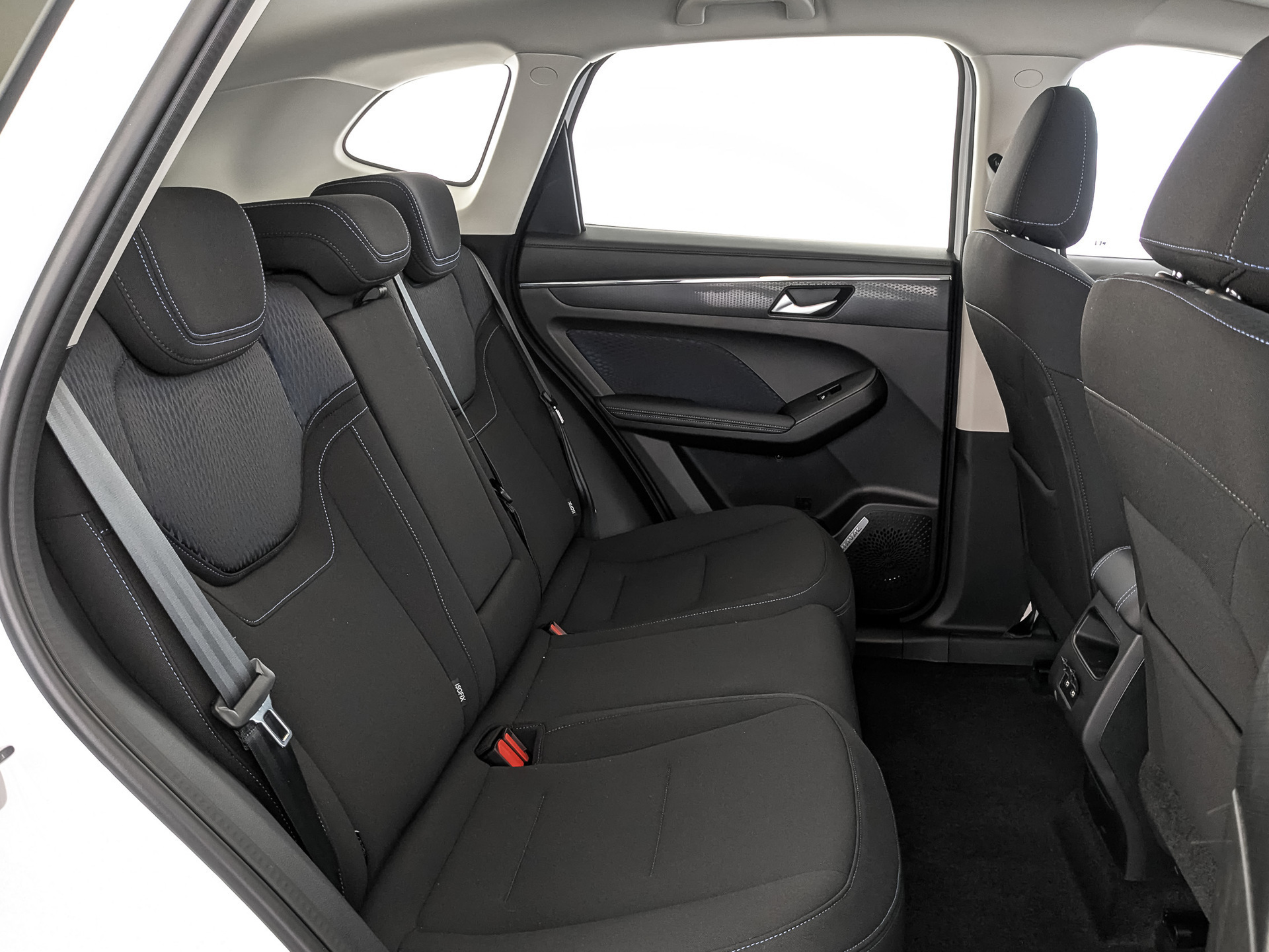 Фото Haval Jolion Комфорт 1.5T/143 6MT 2WD