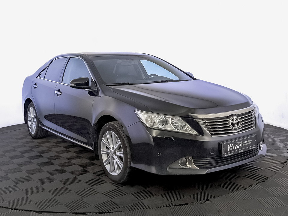 Toyota Camry VII