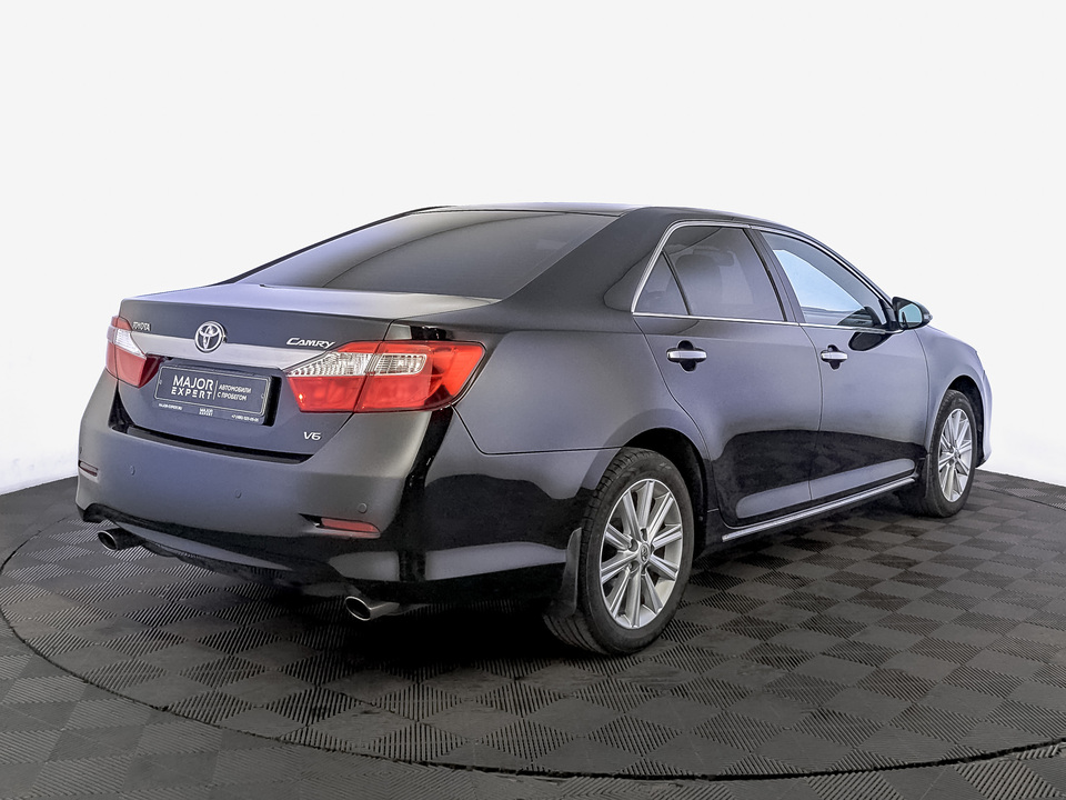 Toyota Camry VII
