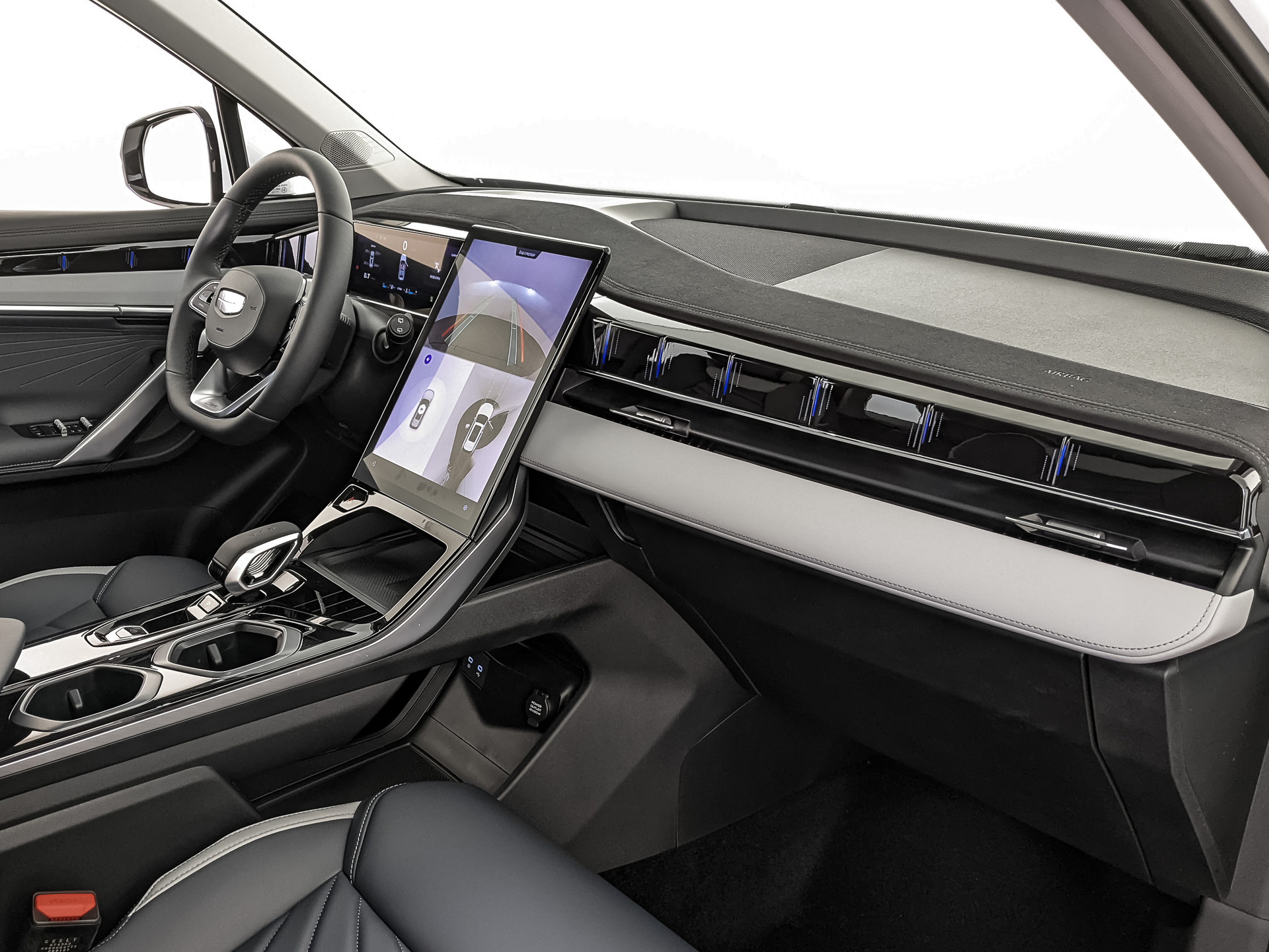 Фото Geely Atlas Luxury 1.5T/147 7RT 2WD