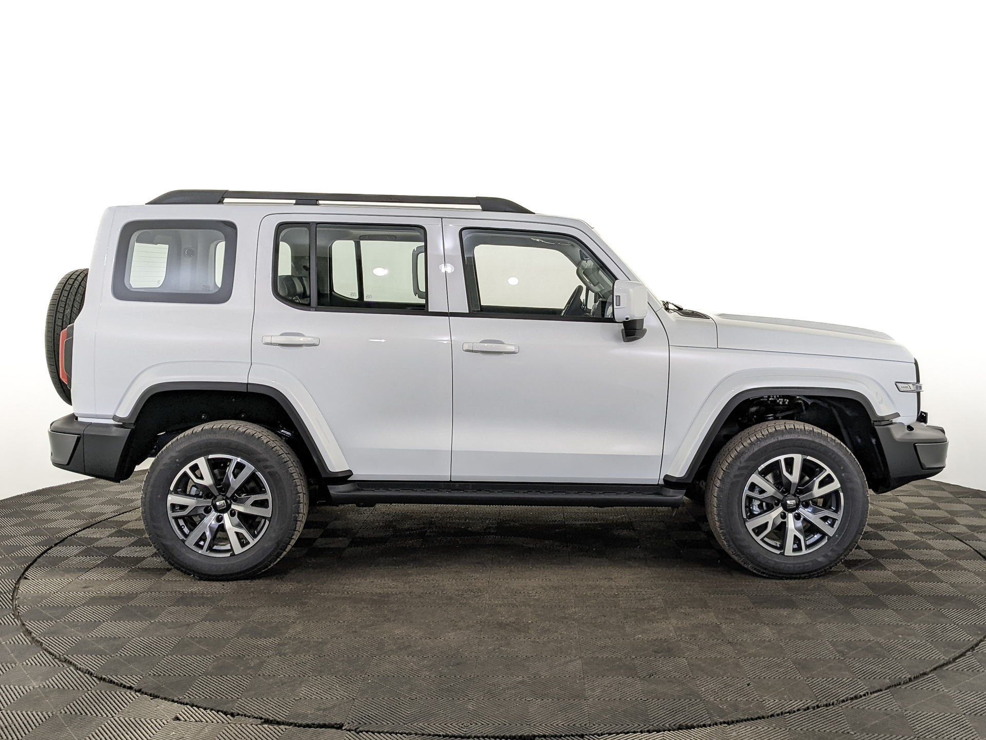 Фото Tank 300 Сити Драйв (City Adventure) 2.0T/218 8AT 4WD