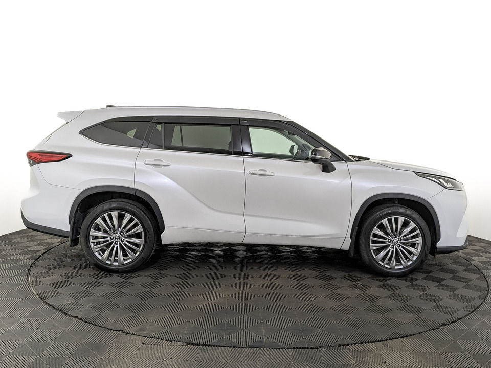 Toyota Highlander IV