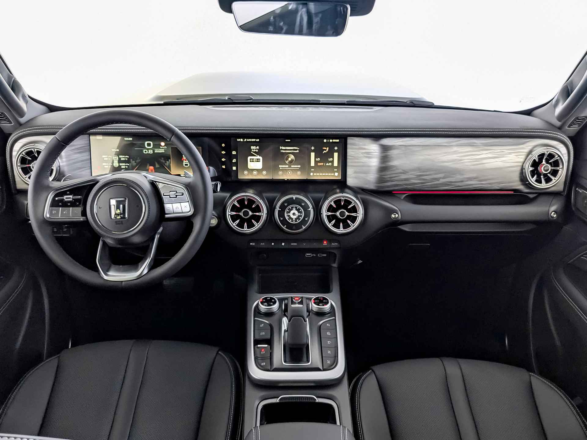 Фото Tank 300 Сити Премиум (City Premium) 2.0T/218 8AT 4WD