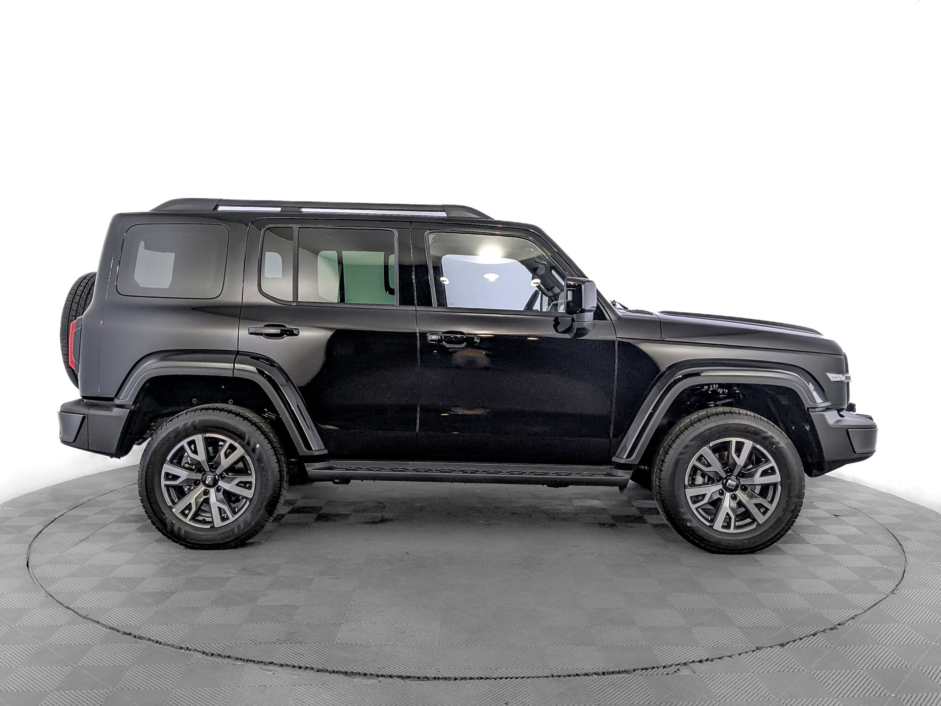 Фото Tank 300 Сити Премиум (City Premium) 2.0T/218 8AT 4WD