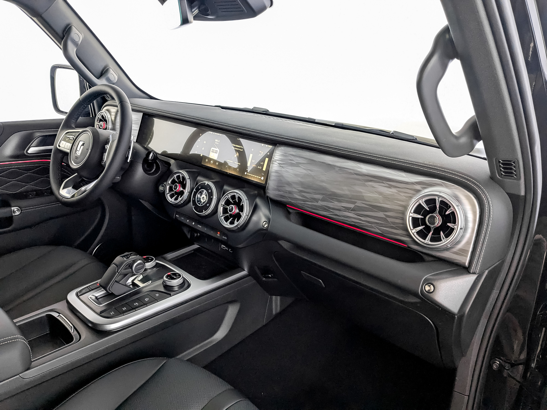 Фото Tank 300 Сити Премиум (City Premium) 2.0T/218 8AT 4WD