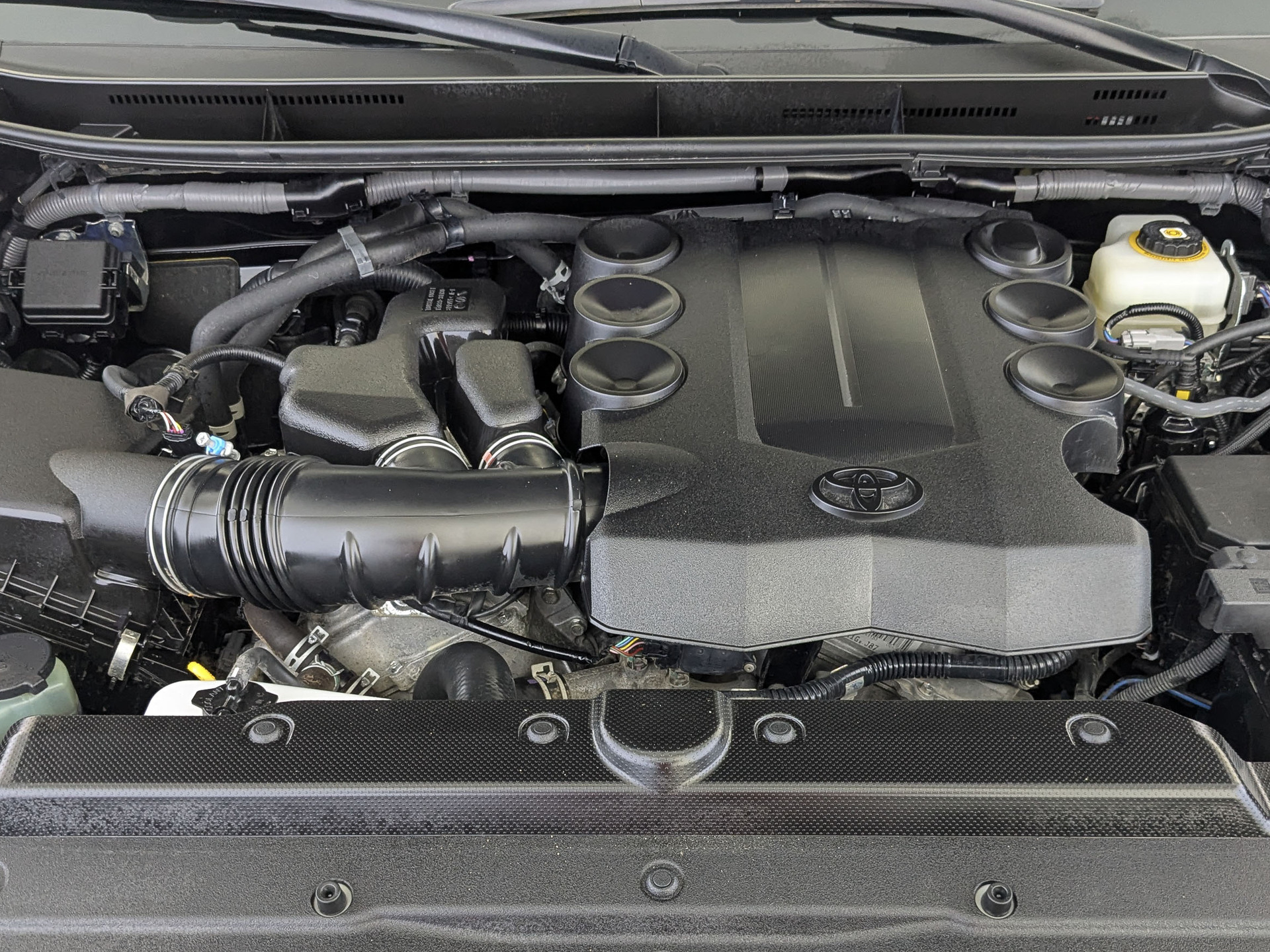 TOYOTA Land Cruiser Prado 4.00 (249 л.с), автомат, 2020, пробег 83 400 км