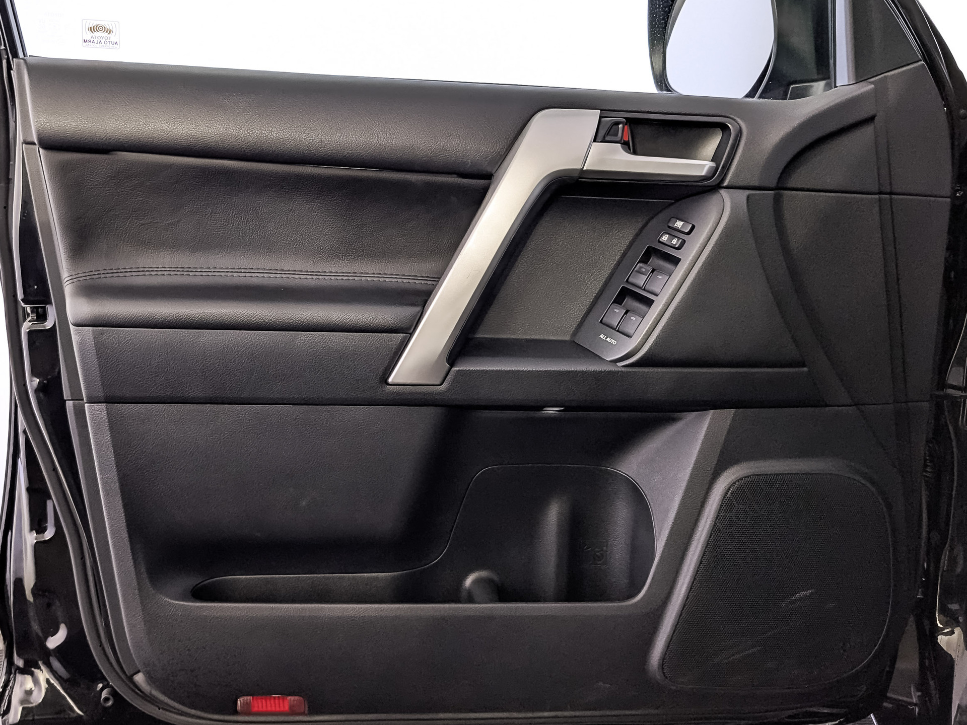 TOYOTA Land Cruiser Prado 4.00 (249 л.с), автомат, 2020, пробег 83 400 км