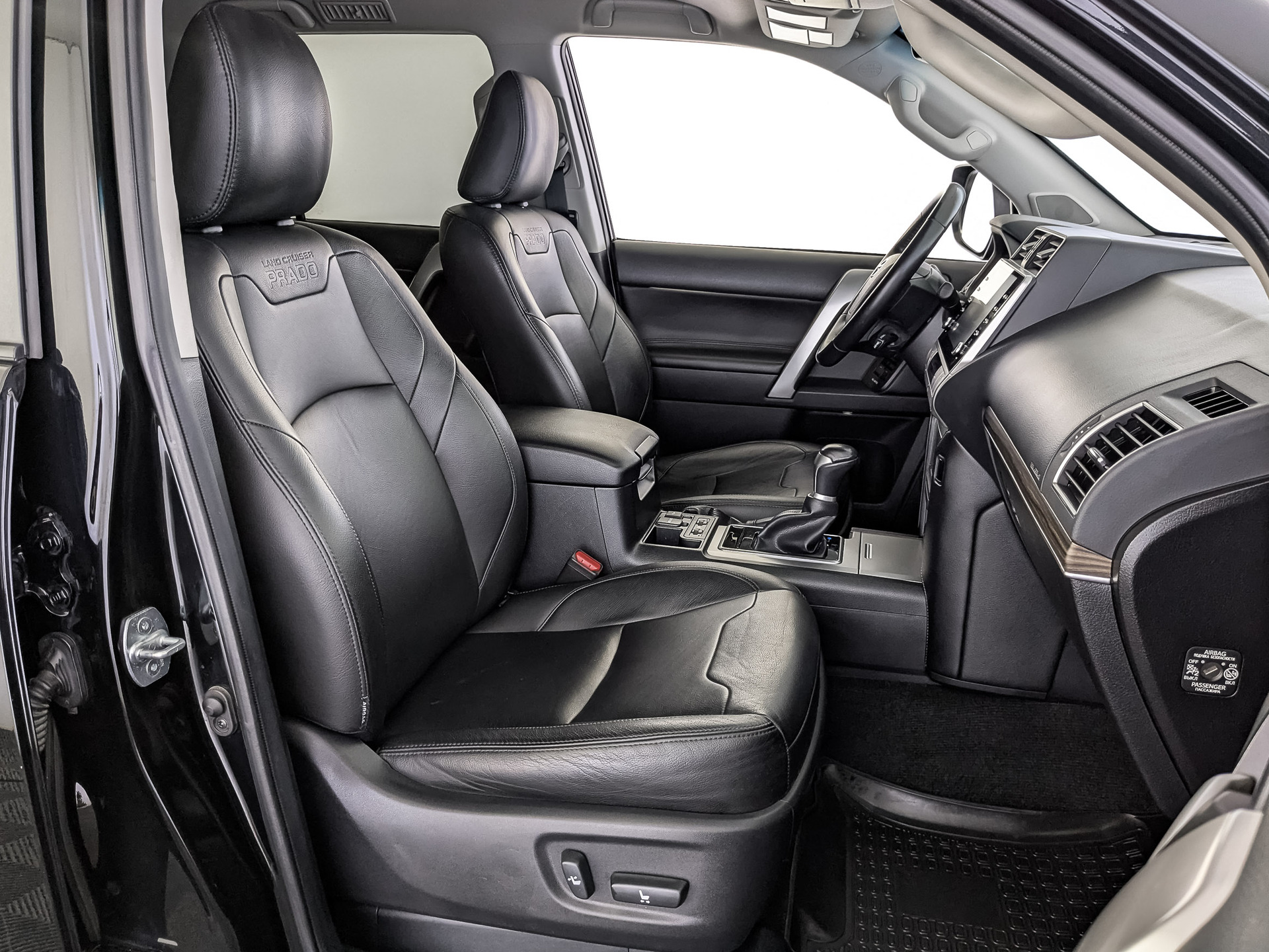 TOYOTA Land Cruiser Prado 4.00 (249 л.с), автомат, 2020, пробег 83 400 км