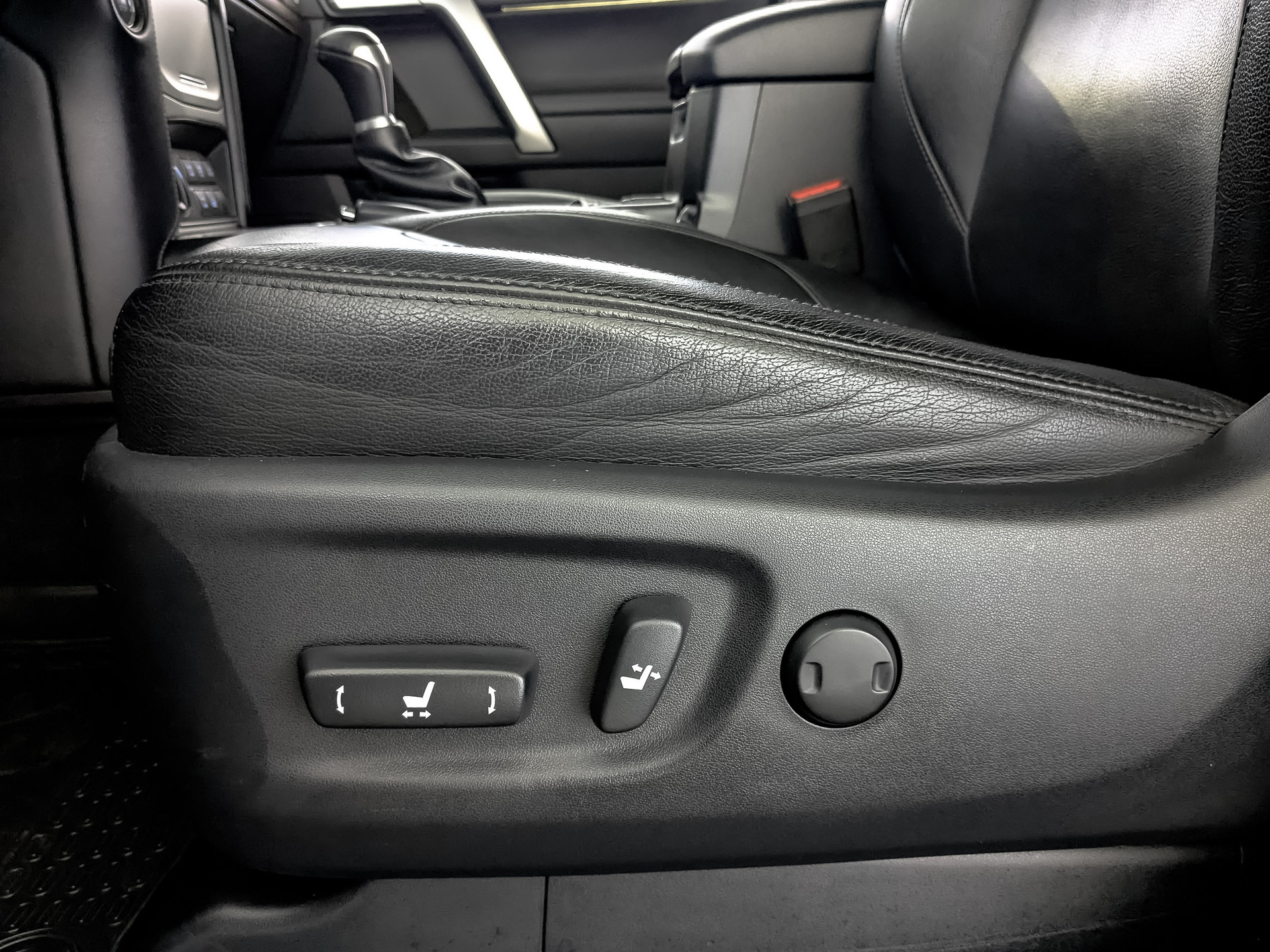 TOYOTA Land Cruiser Prado 4.00 (249 л.с), автомат, 2020, пробег 83 400 км