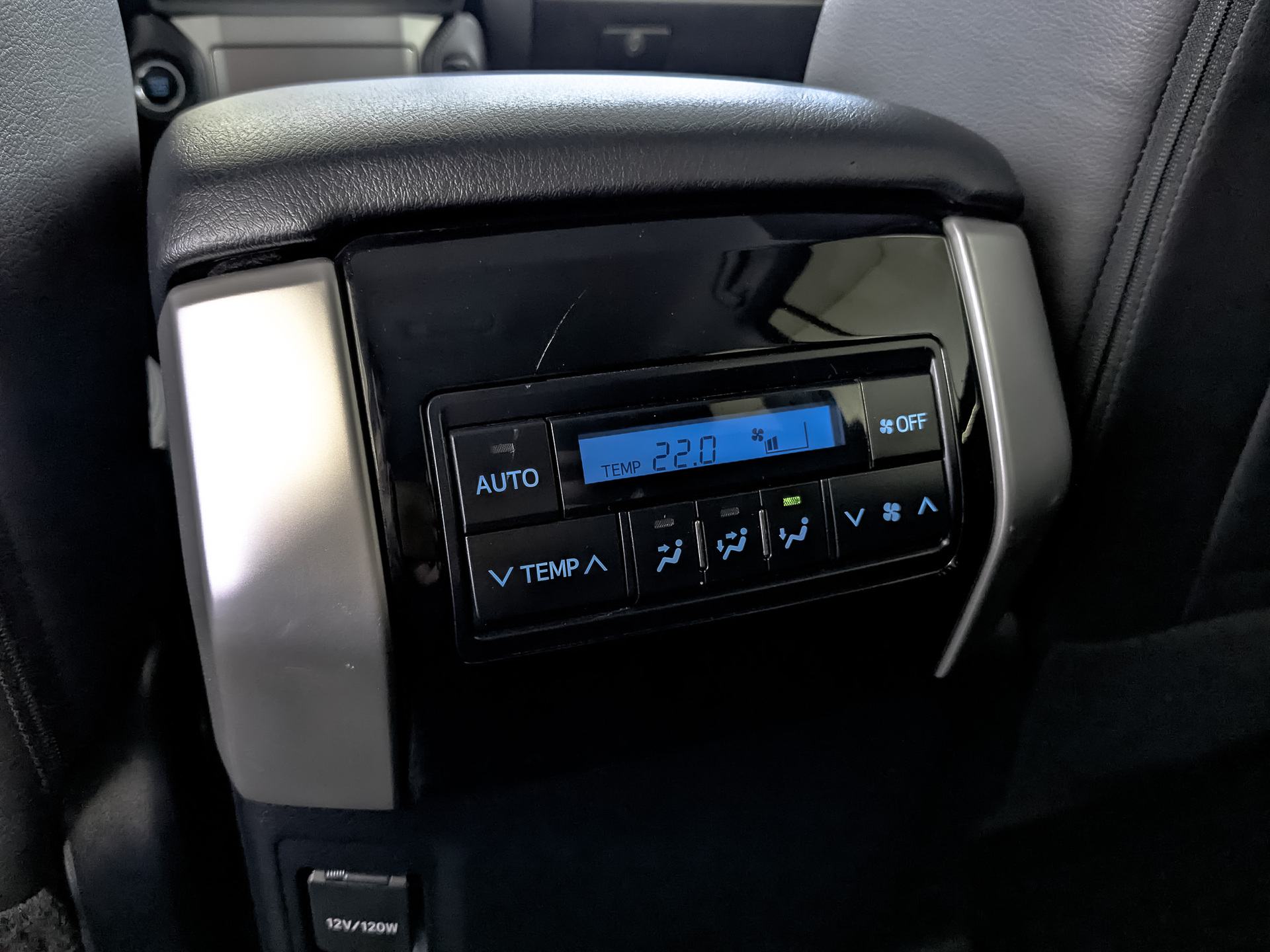 TOYOTA Land Cruiser Prado 4.00 (249 л.с), автомат, 2020, пробег 83 400 км