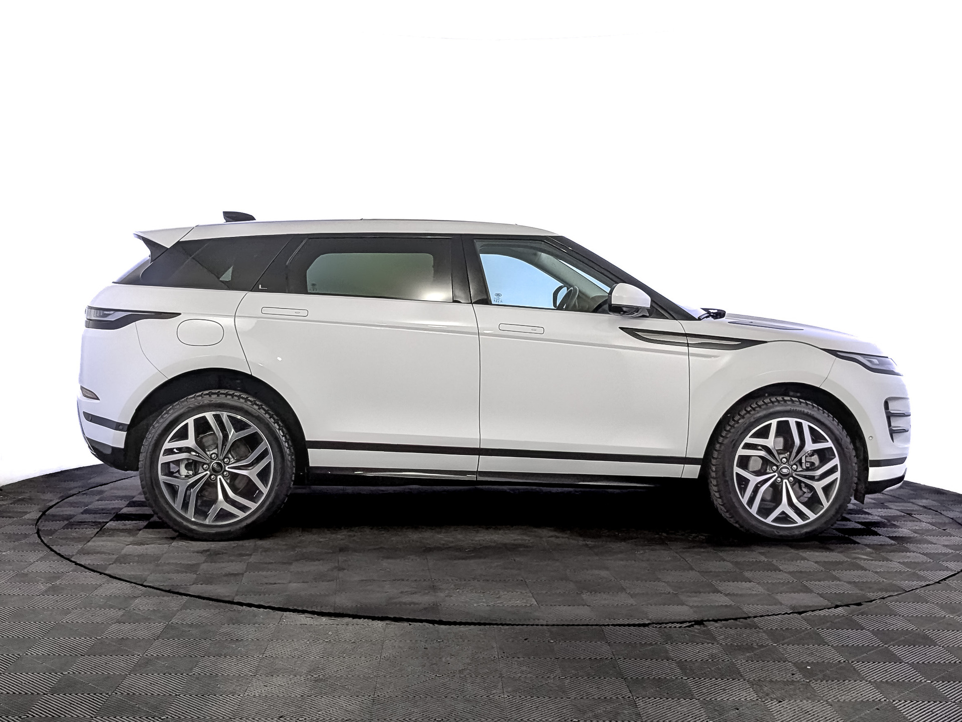LAND ROVER Range Rover Evoque 2.00 (249 л.с), автомат, 2023, пробег 9 487 км