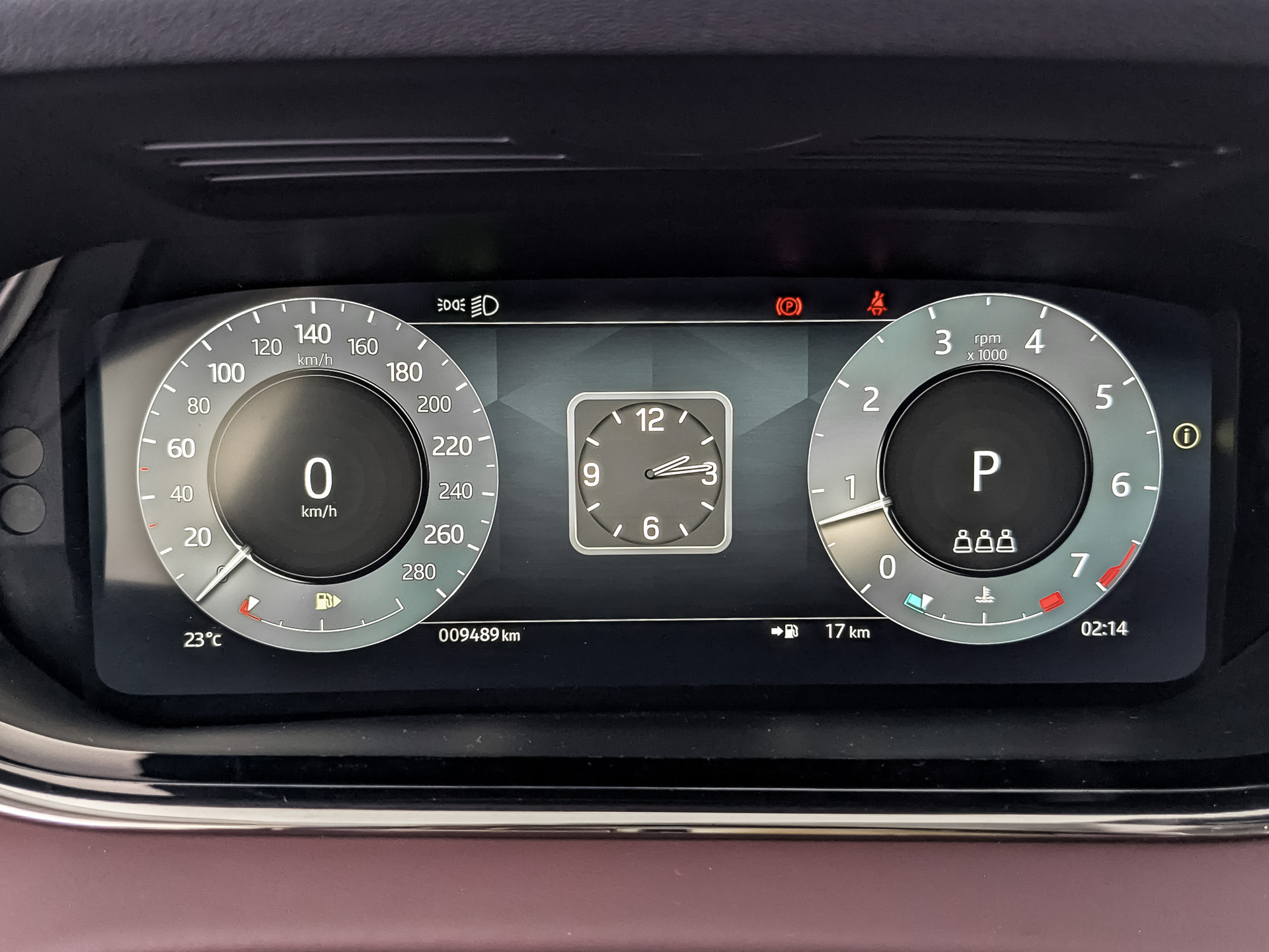 LAND ROVER Range Rover Evoque 2.00 (249 л.с), автомат, 2023, пробег 9 487 км