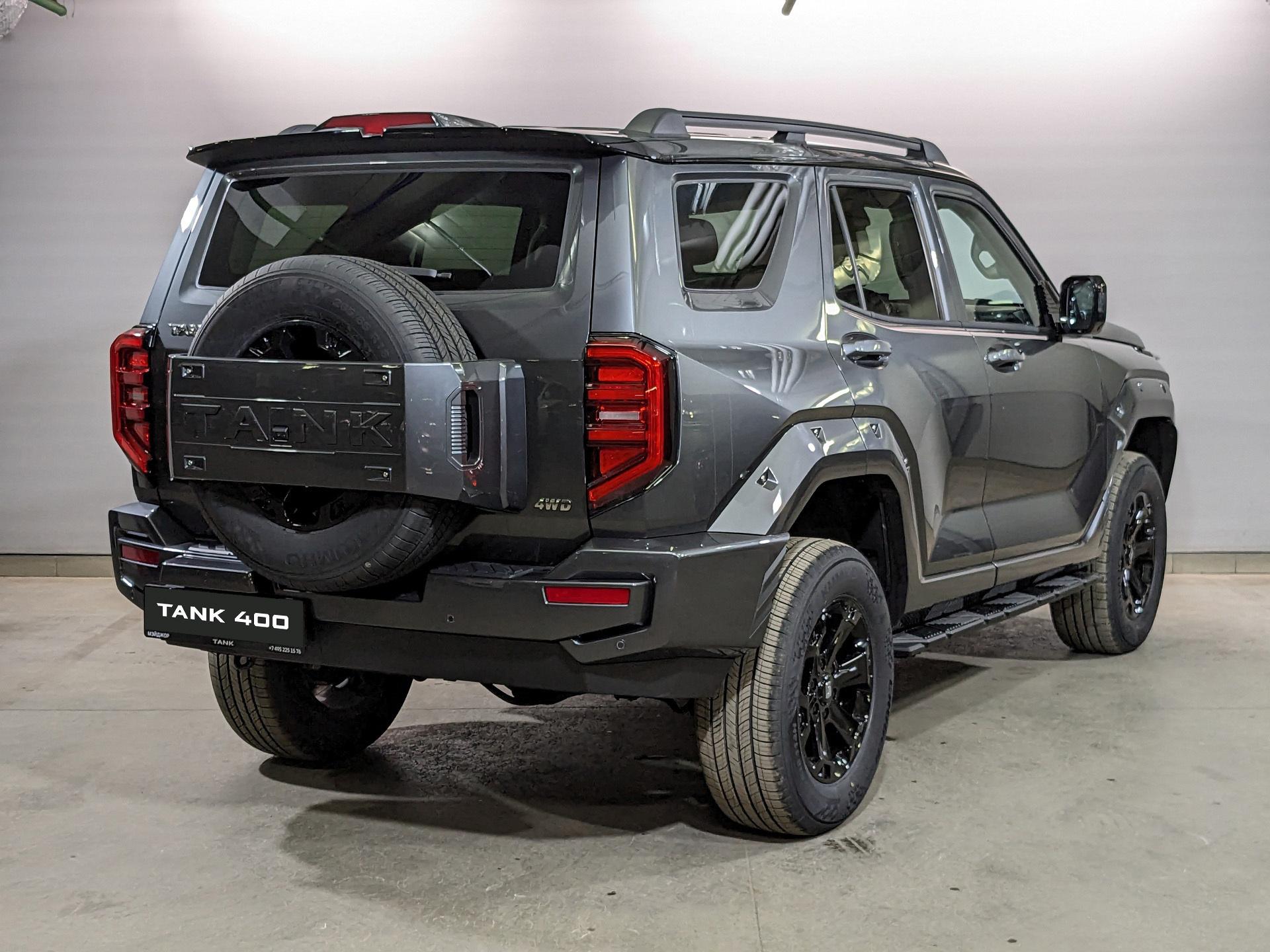 Фото Tank 400 Премиум (Premium) 2.0T/245 9AT 4WD