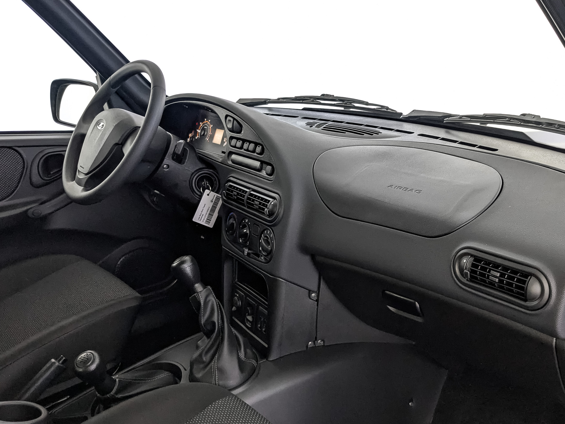 Фото Lada Niva Travel Практик 1.8/90 5MT