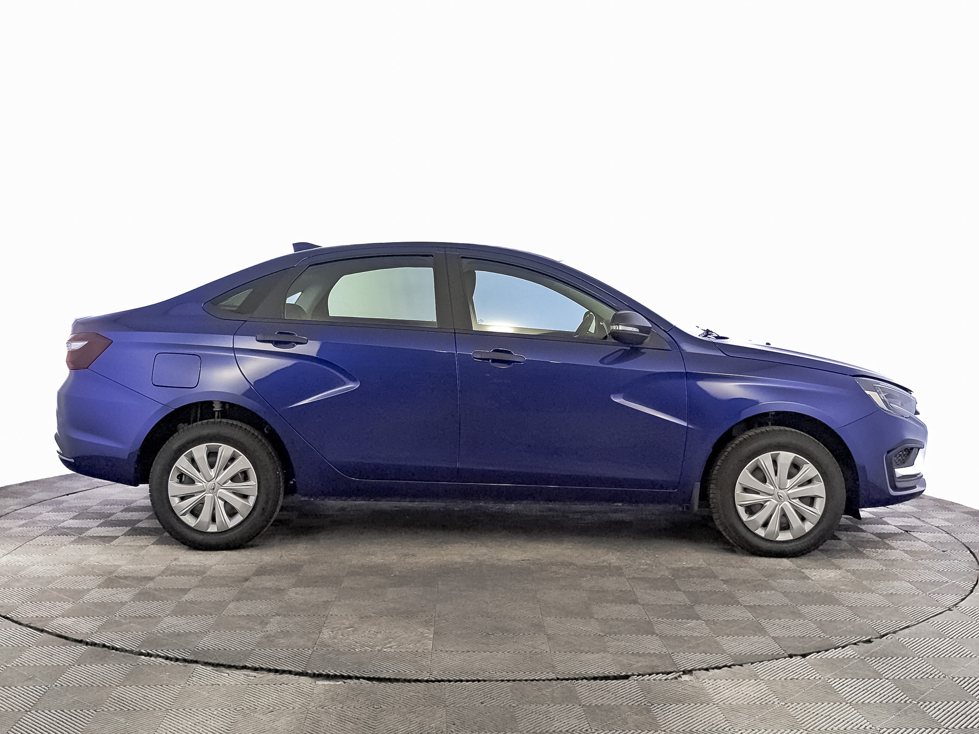 Фото Lada Vesta Седан Комфорт 1.6/106 5MT