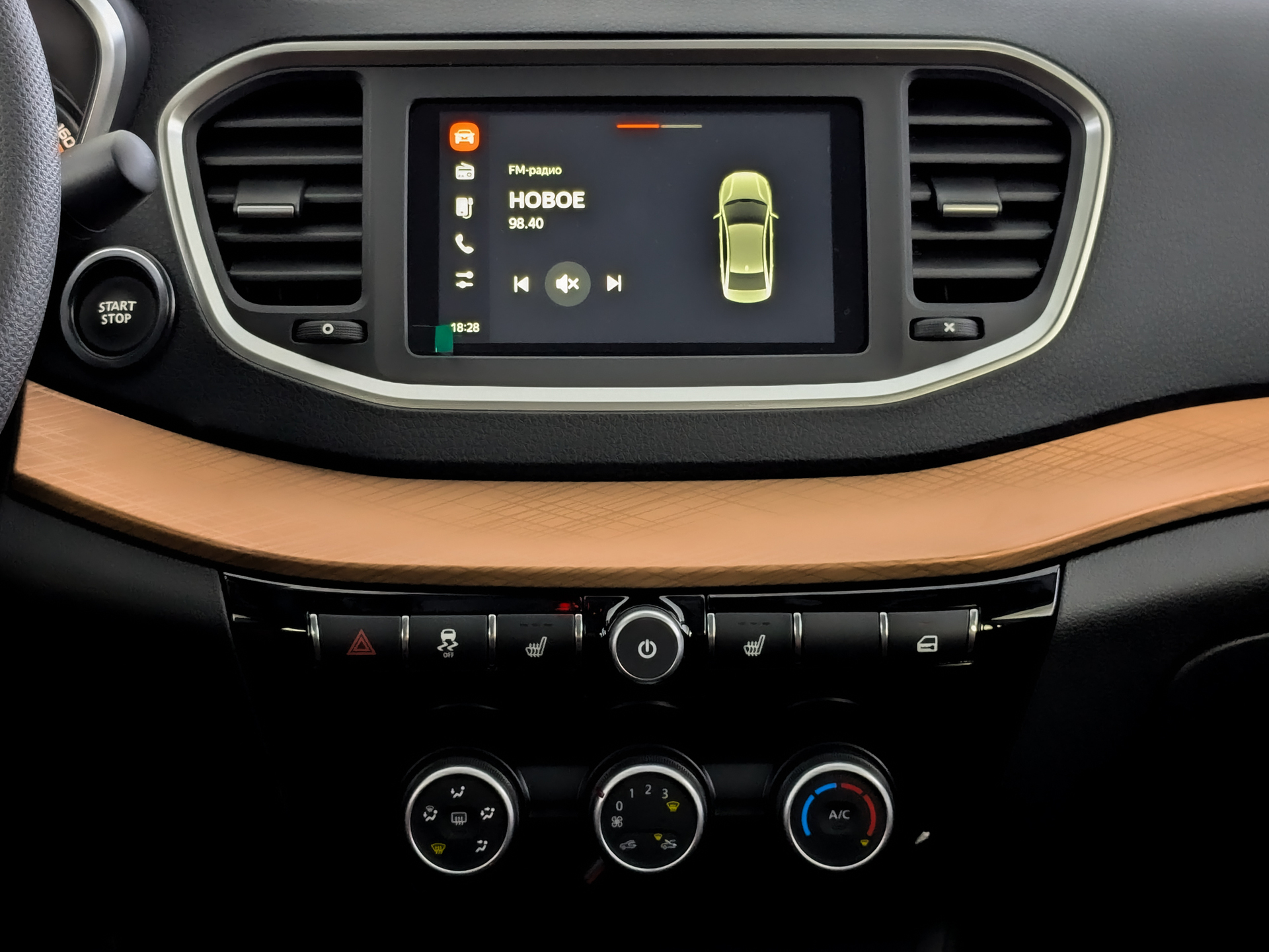 Фото Lada Vesta Седан Кросс Практик 1.6/106 5MT